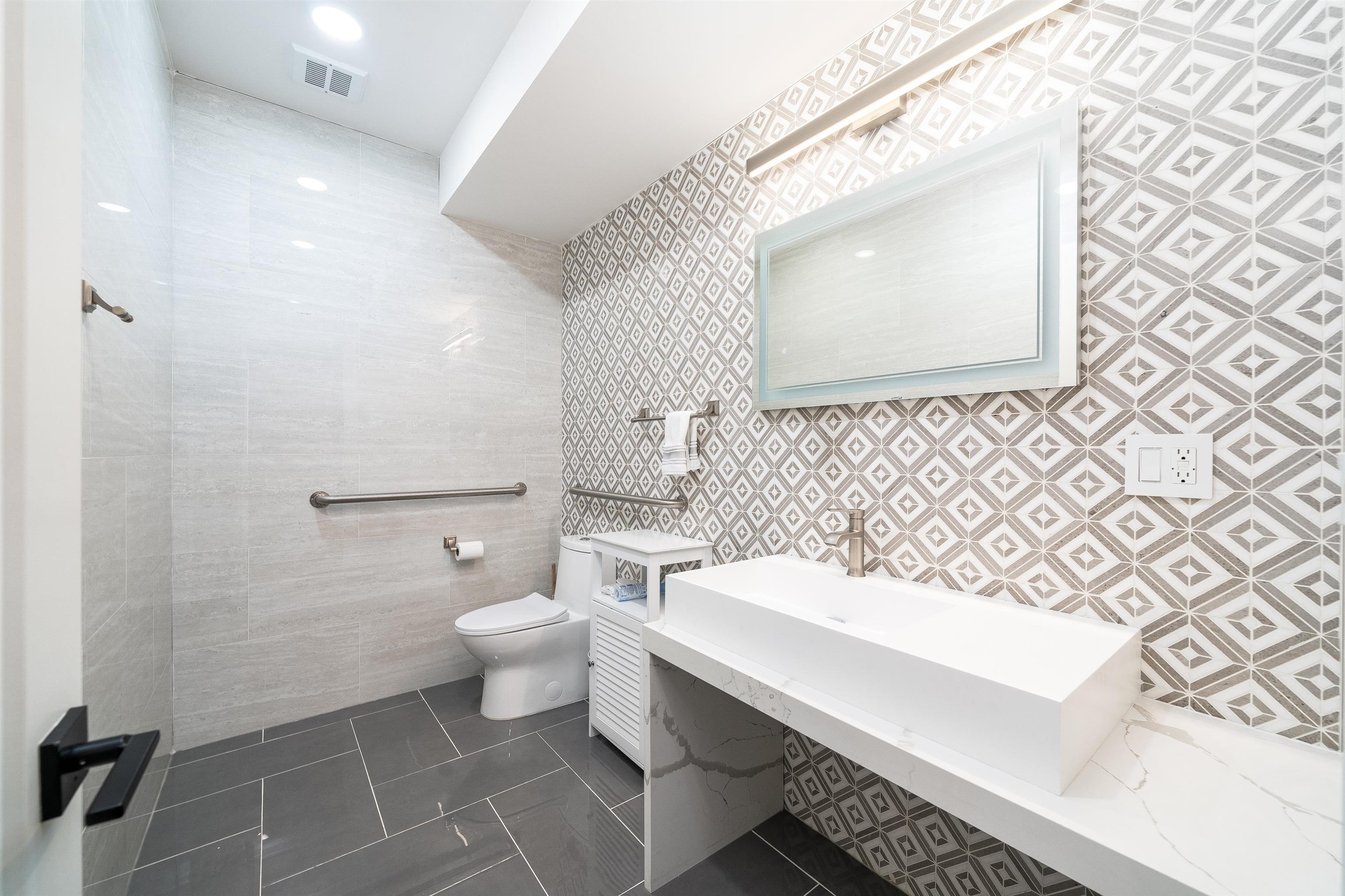 366 NEW YORK AVE Unit: 1