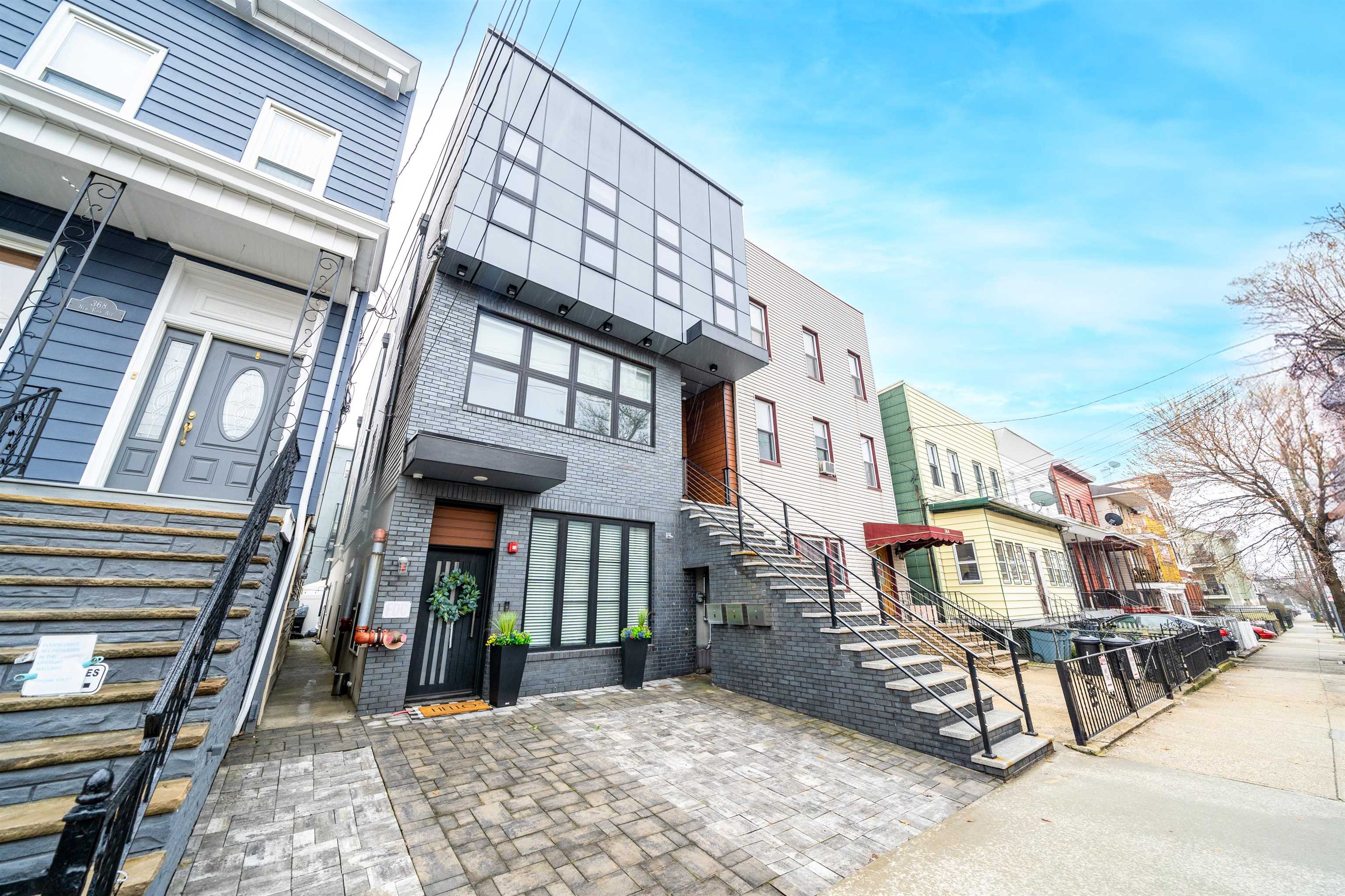 366 NEW YORK AVE Unit: 1