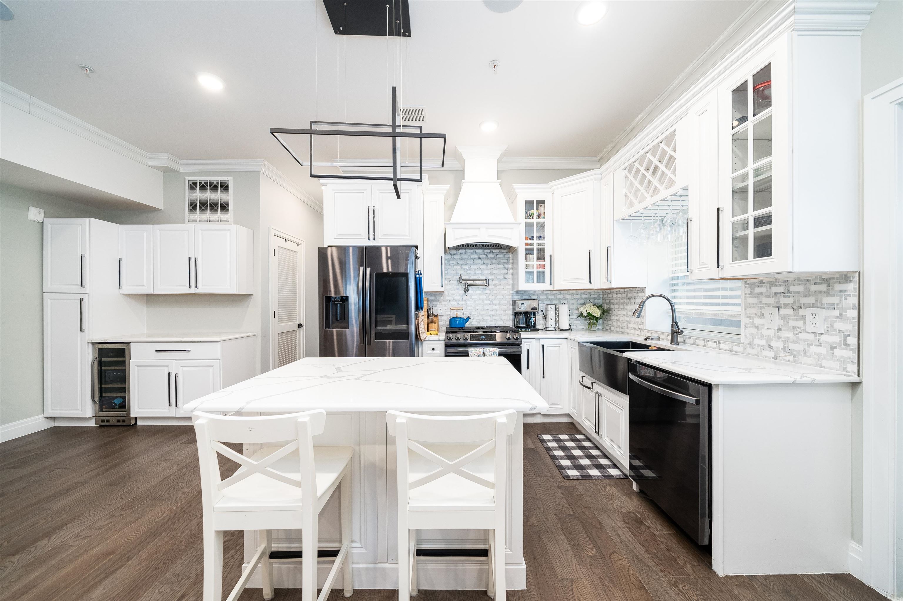 366 NEW YORK AVE Unit: 1