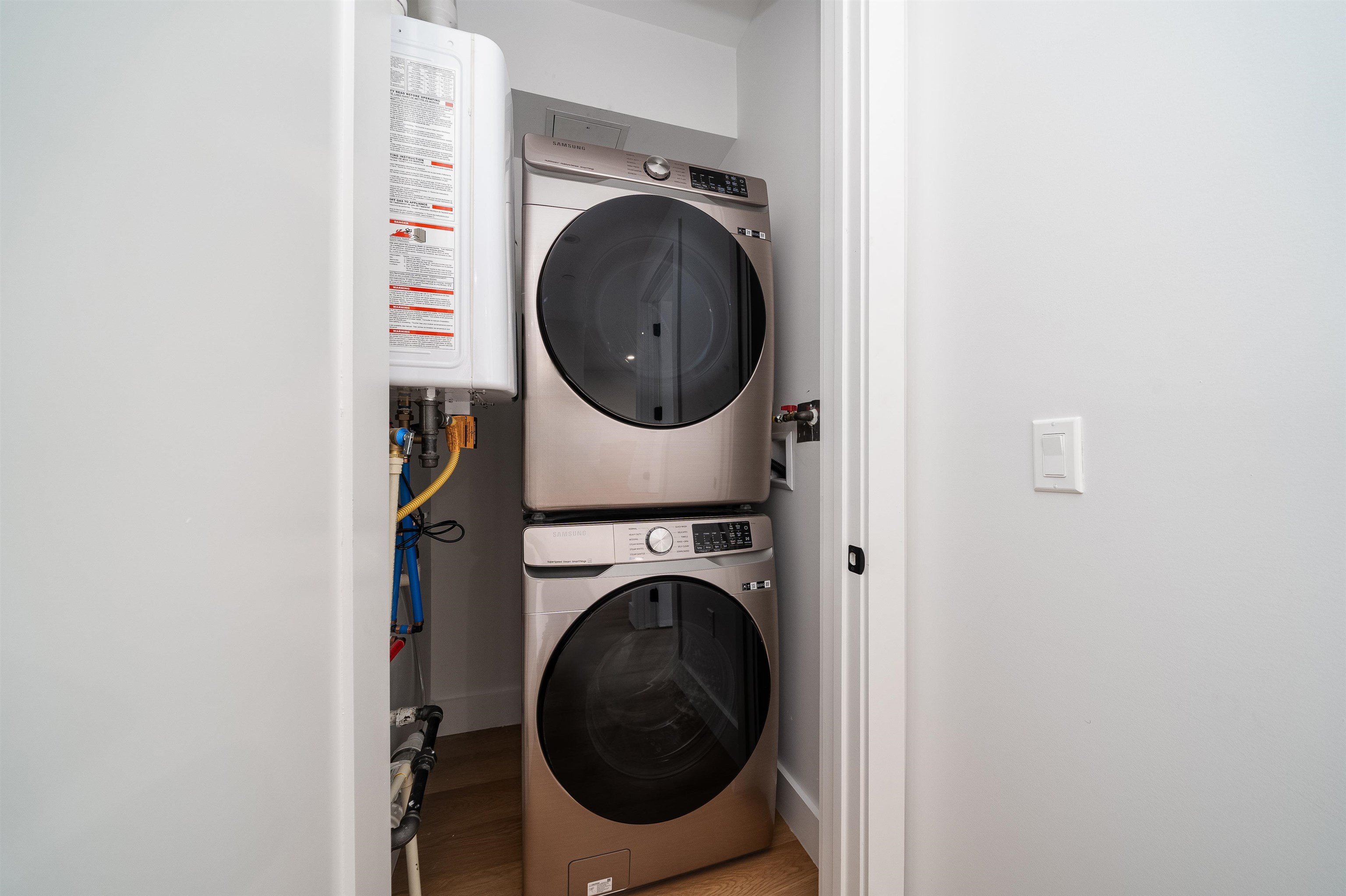 545 MARTIN LUTHER KING JR DR Unit: 208