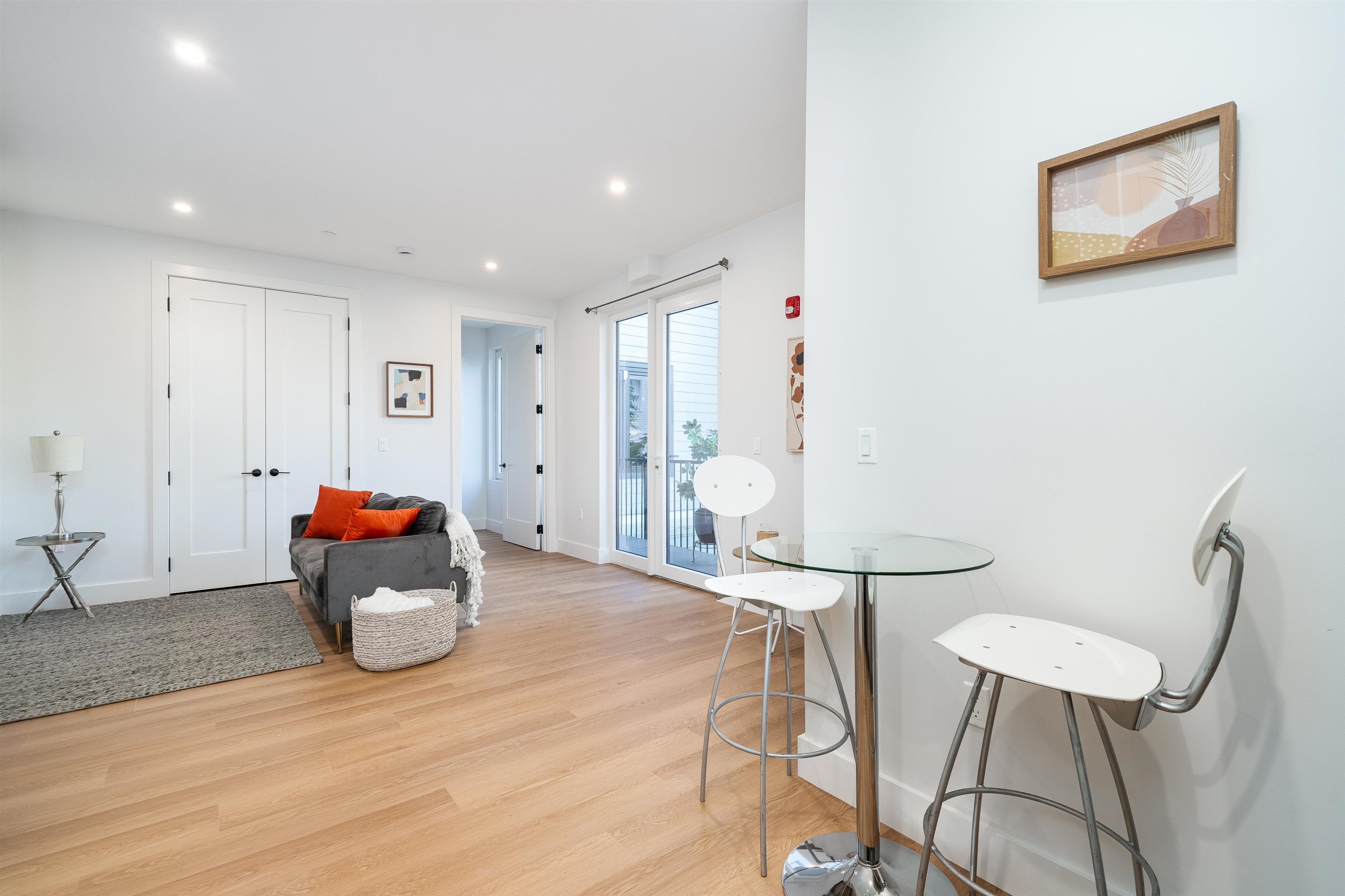 545 MARTIN LUTHER KING JR DR Unit: 208