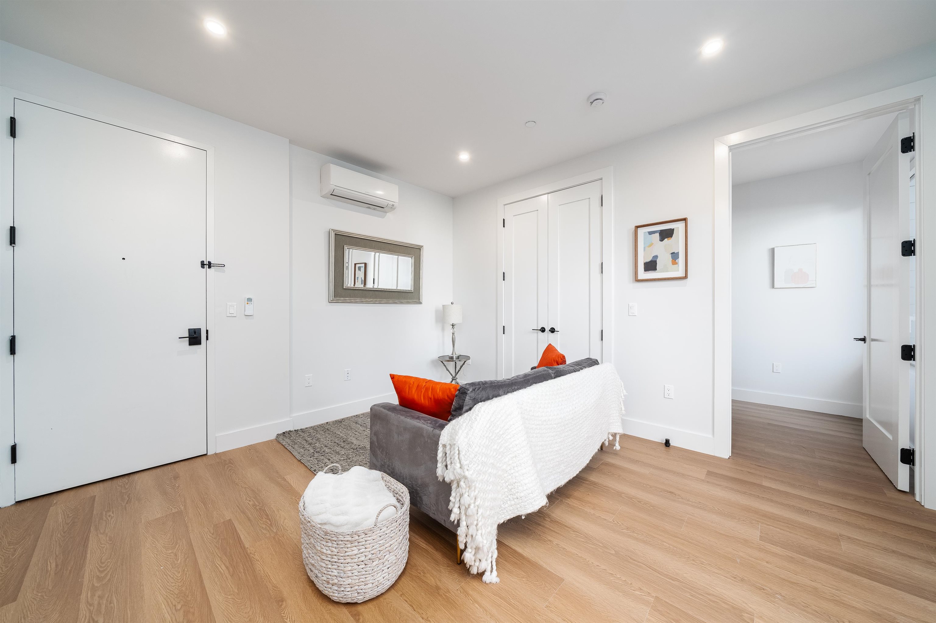 545 MARTIN LUTHER KING JR DR Unit: 208