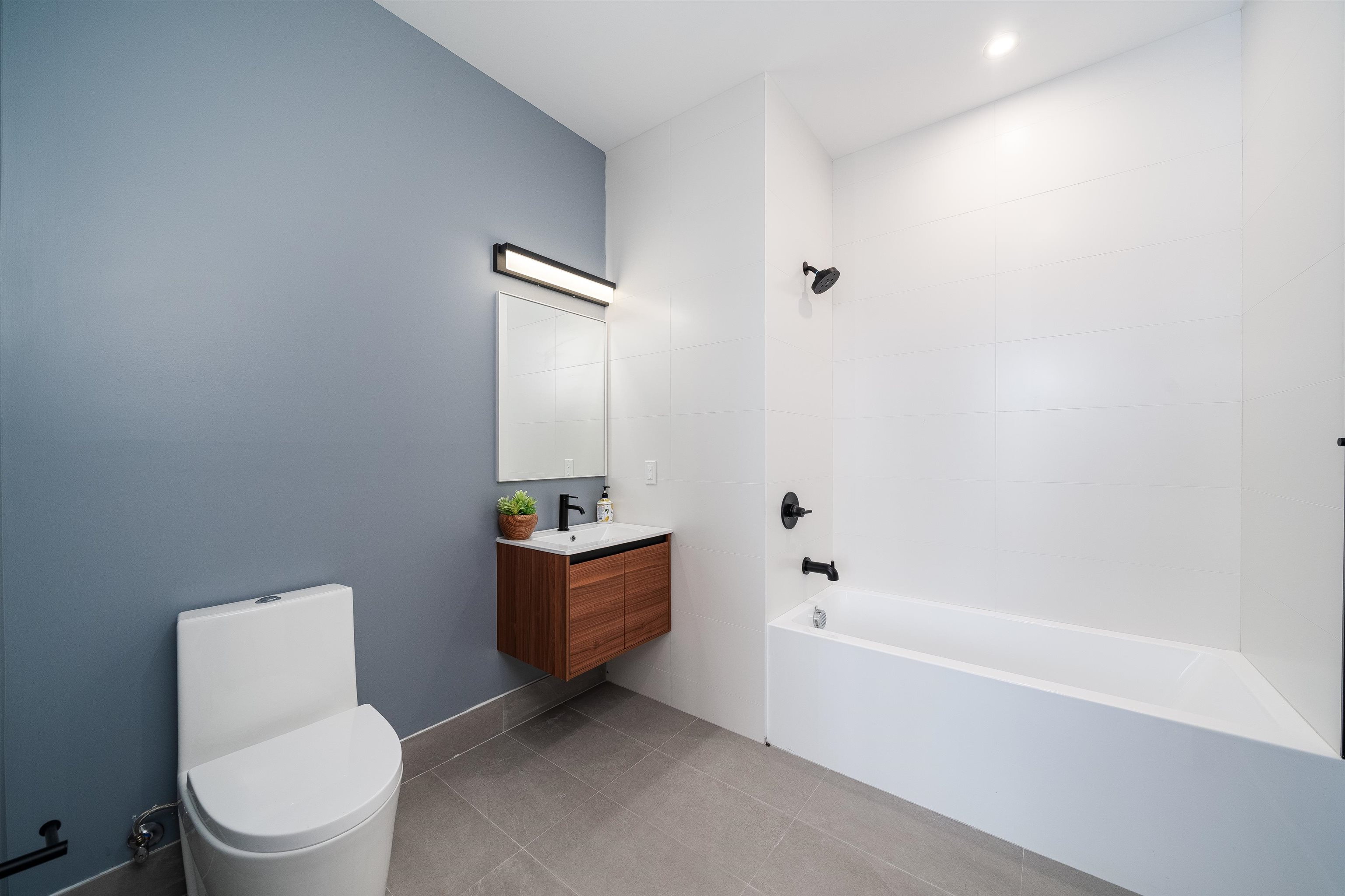 545 MARTIN LUTHER KING JR DR Unit: 401