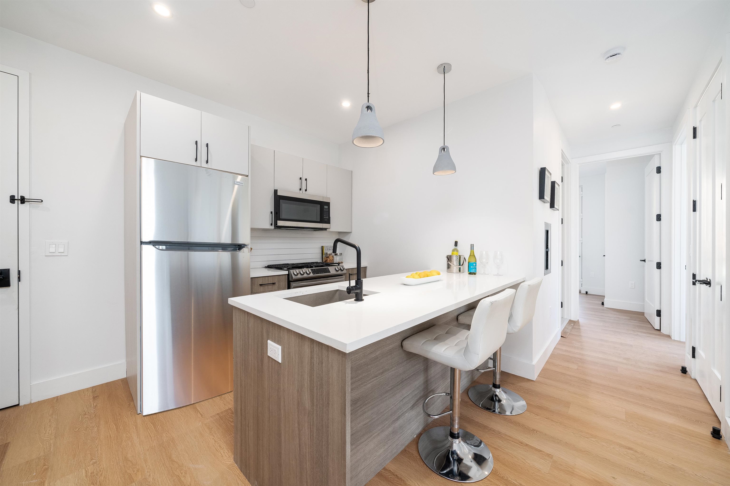 545 MARTIN LUTHER KING JR DR Unit: 401