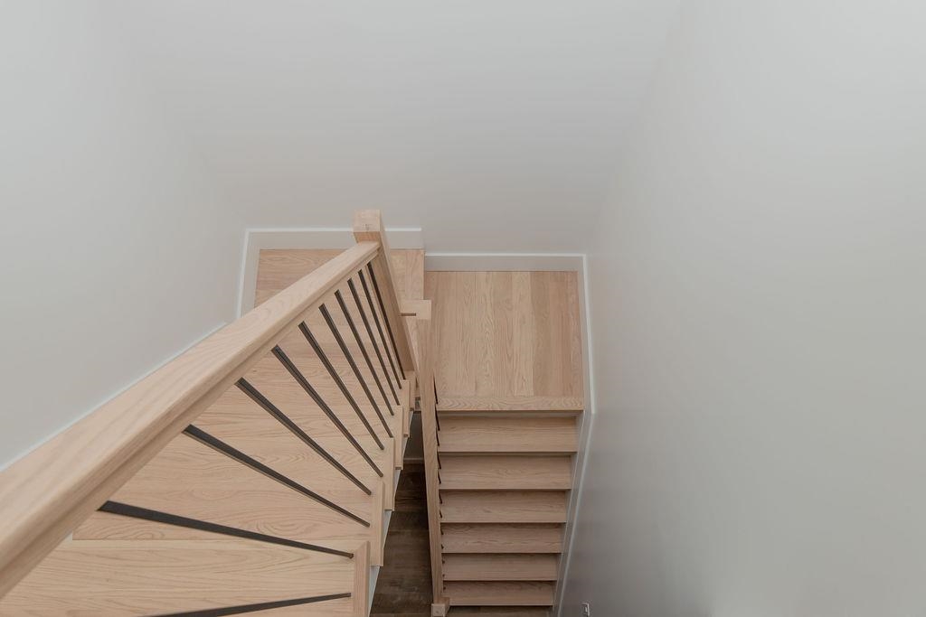 103 JEWETT AVE Unit: 1