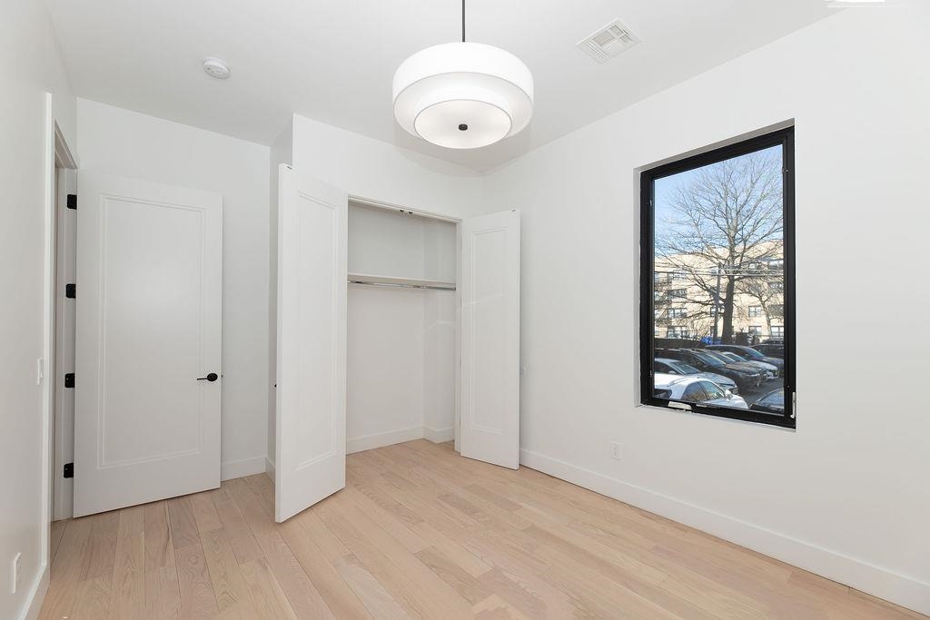 103 JEWETT AVE Unit: 1