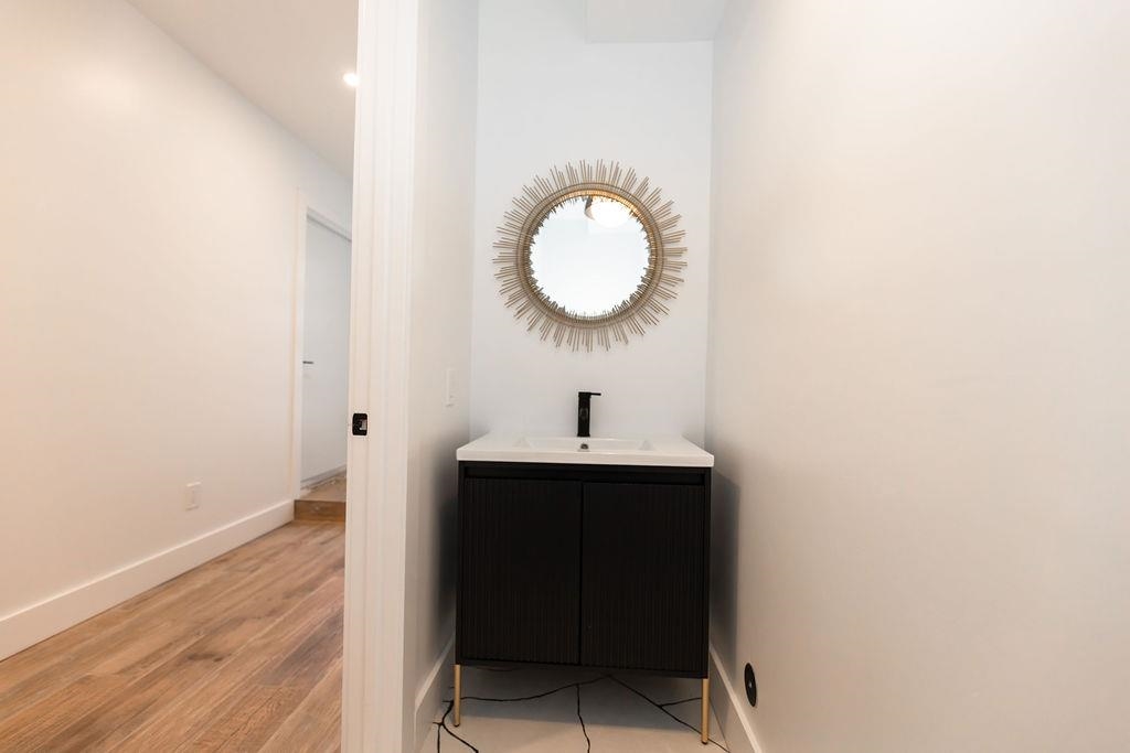 103 JEWETT AVE Unit: 1