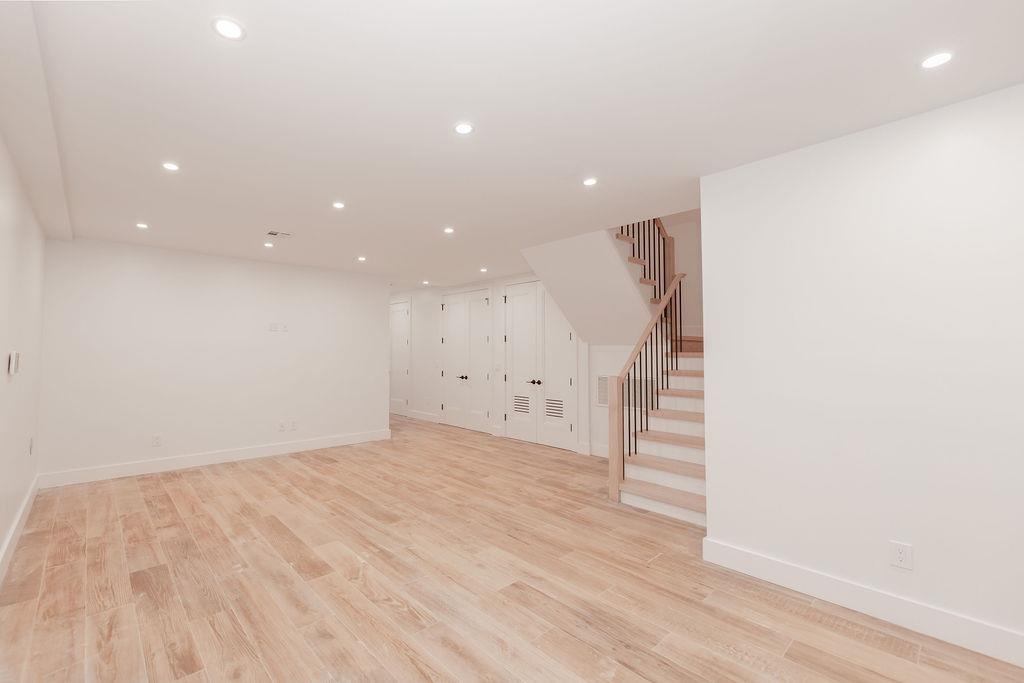 103 JEWETT AVE Unit: 1