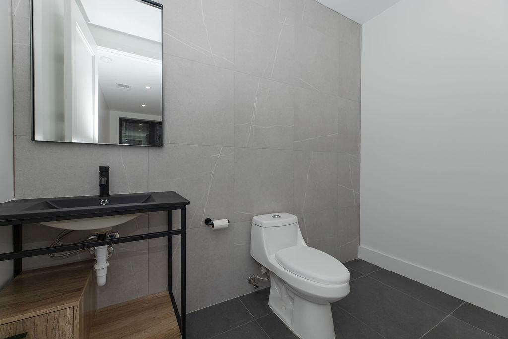 103 JEWETT AVE Unit: 1