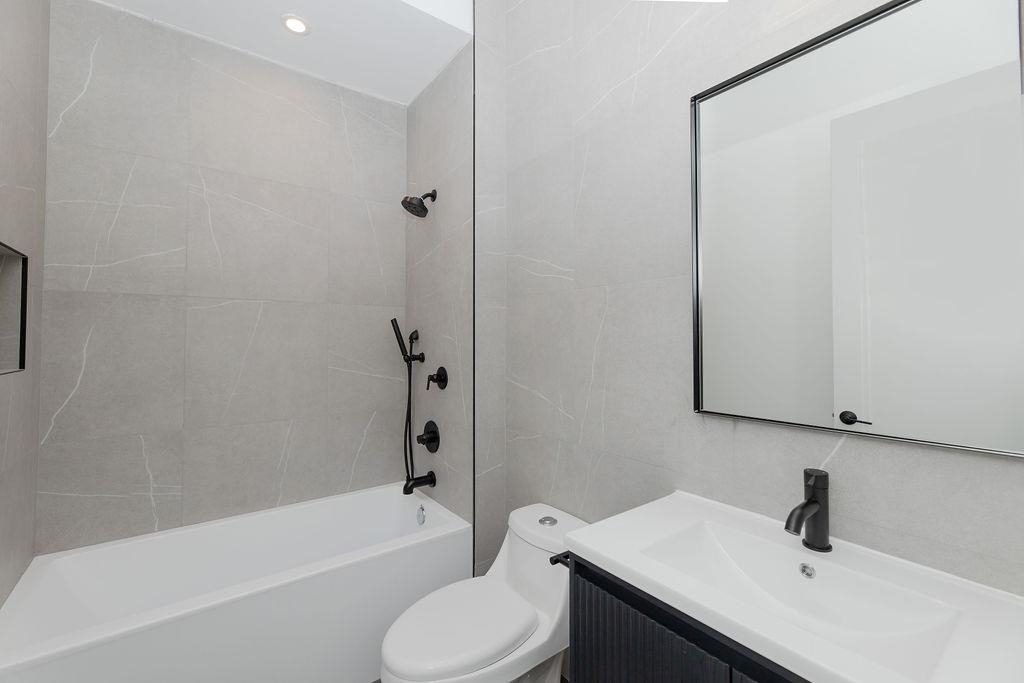 103 JEWETT AVE Unit: 1