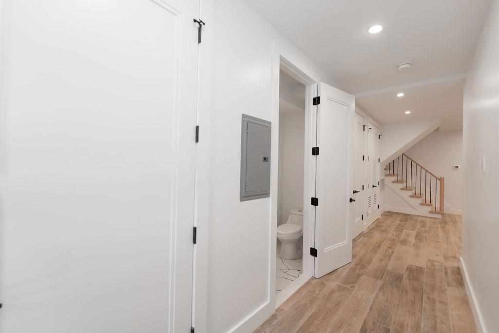 103 JEWETT AVE Unit: 1