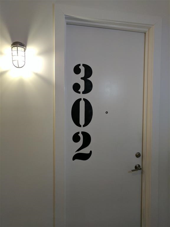8 ERIE ST Unit: 302