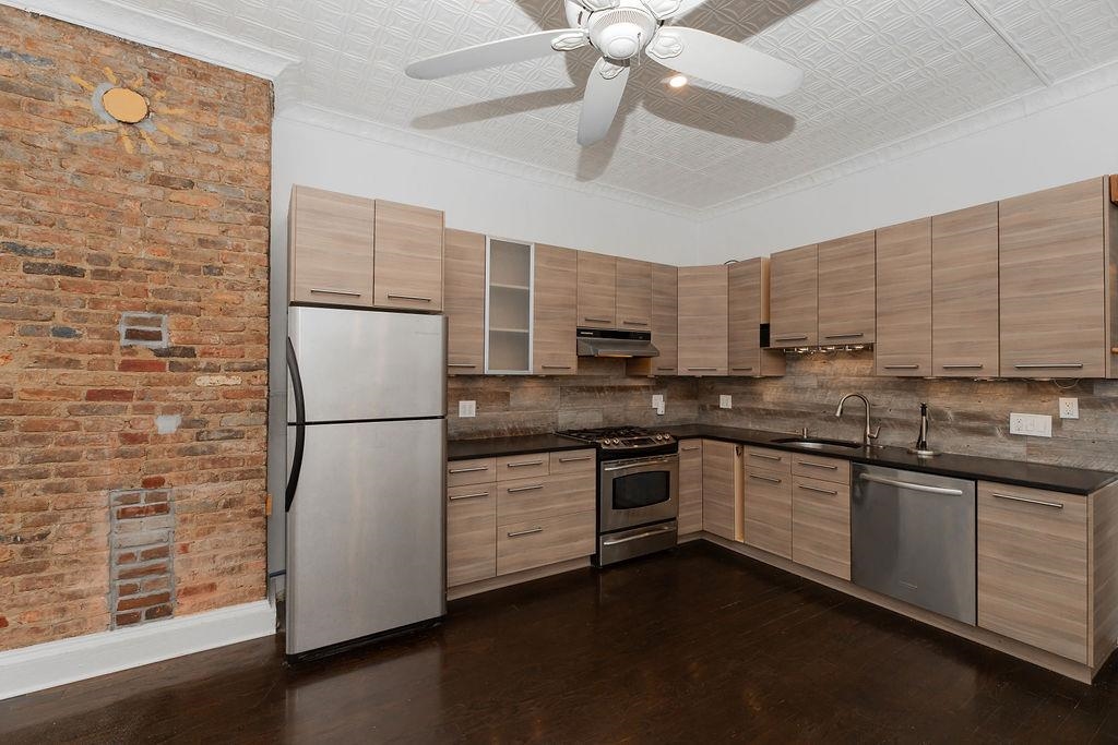 174 HANCOCK AVE Unit: 1