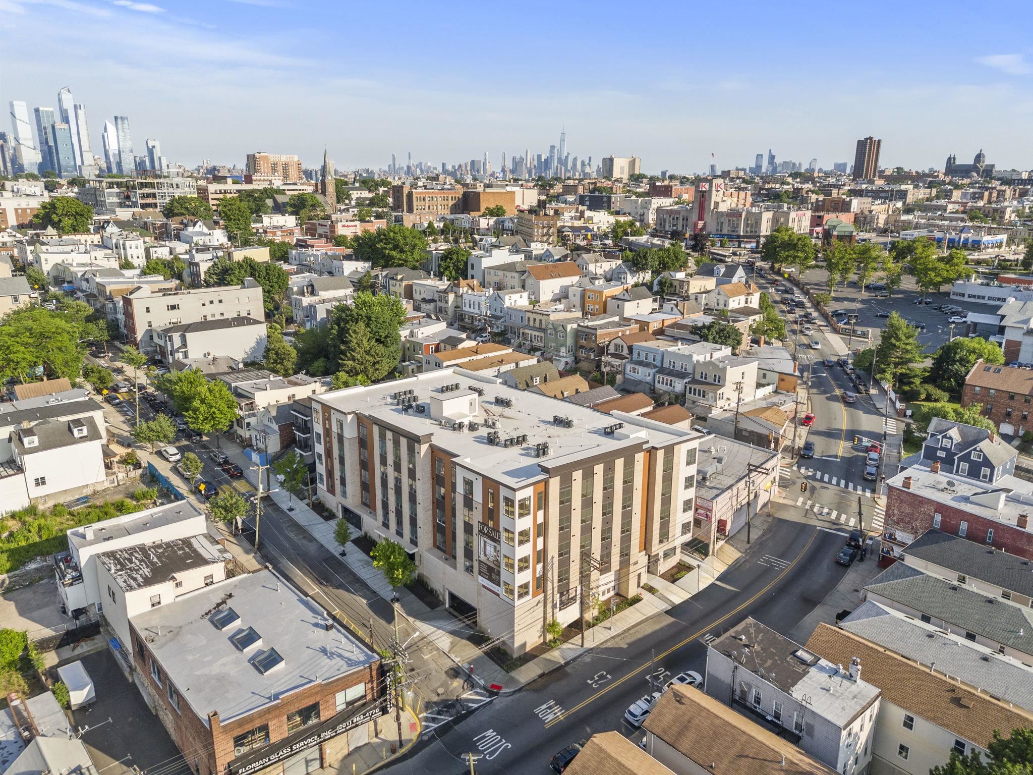 649 38TH ST Unit: 206