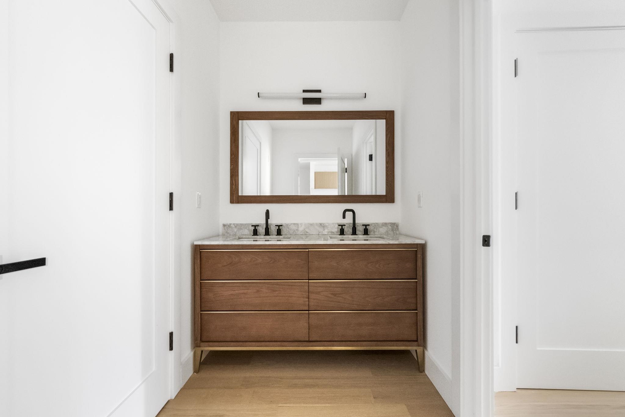 649 38TH ST Unit: 206