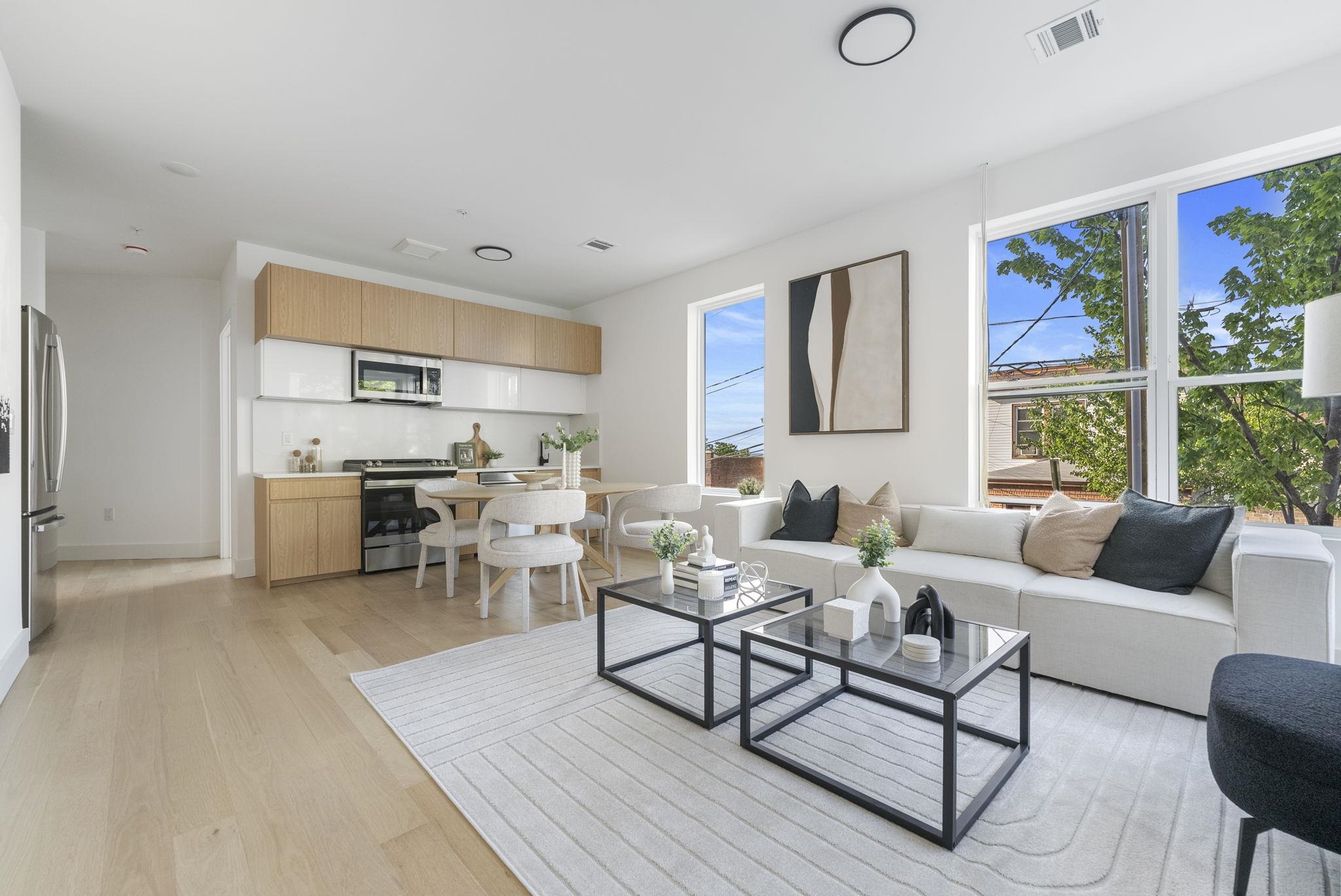 649 38TH ST Unit: 206