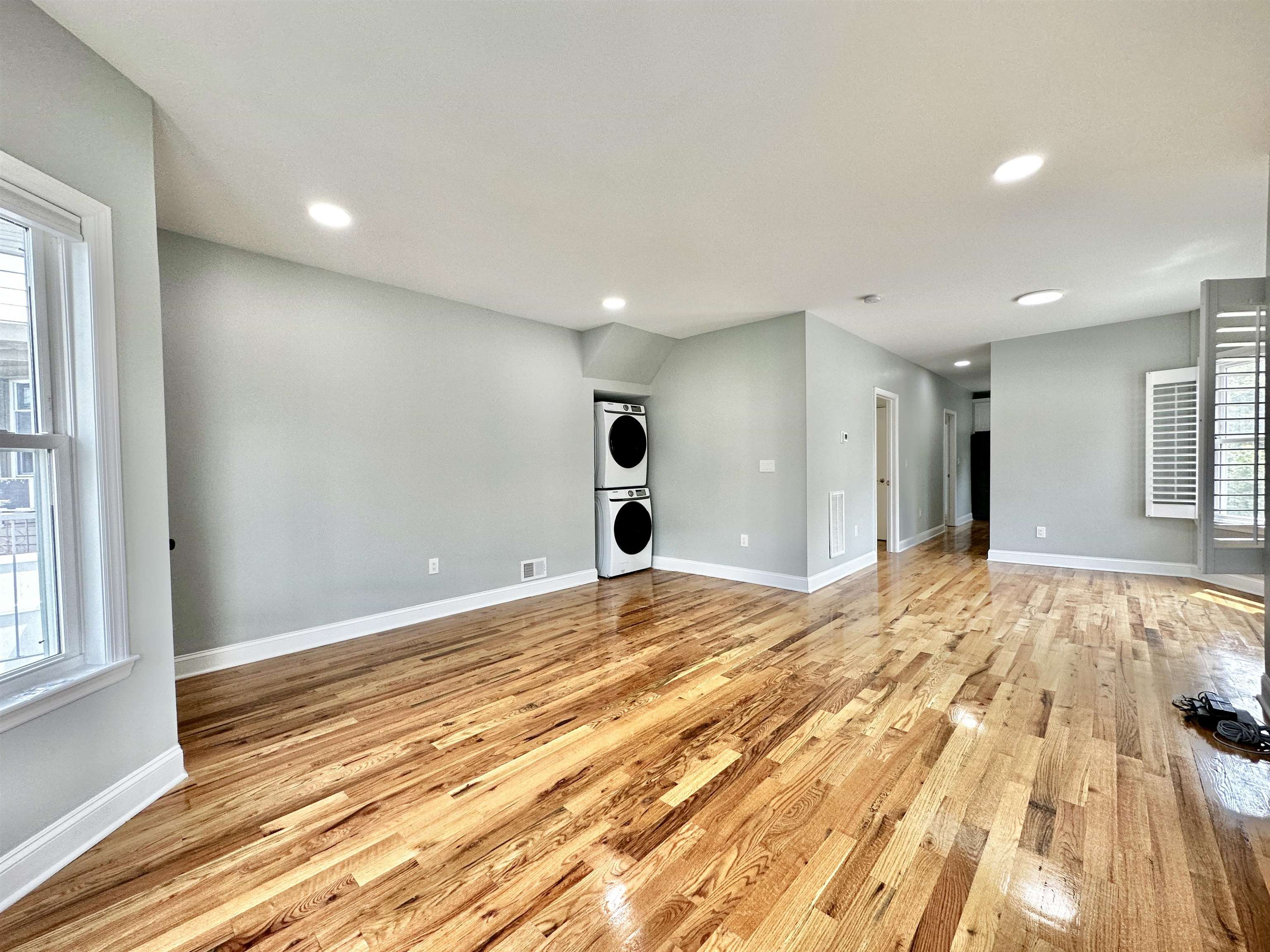 259 DUNCAN AVE Unit: 1