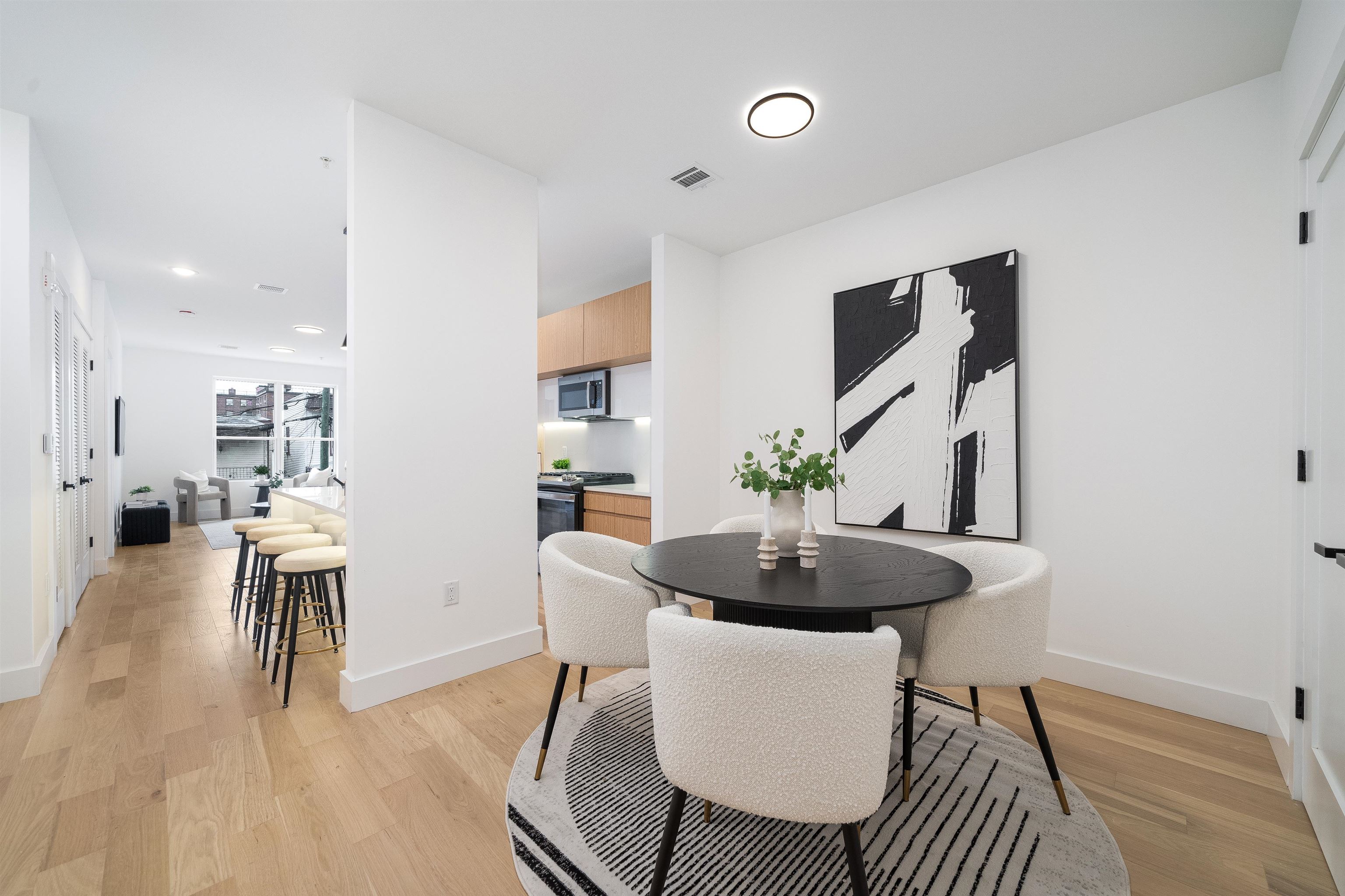 649 38TH ST Unit: 310