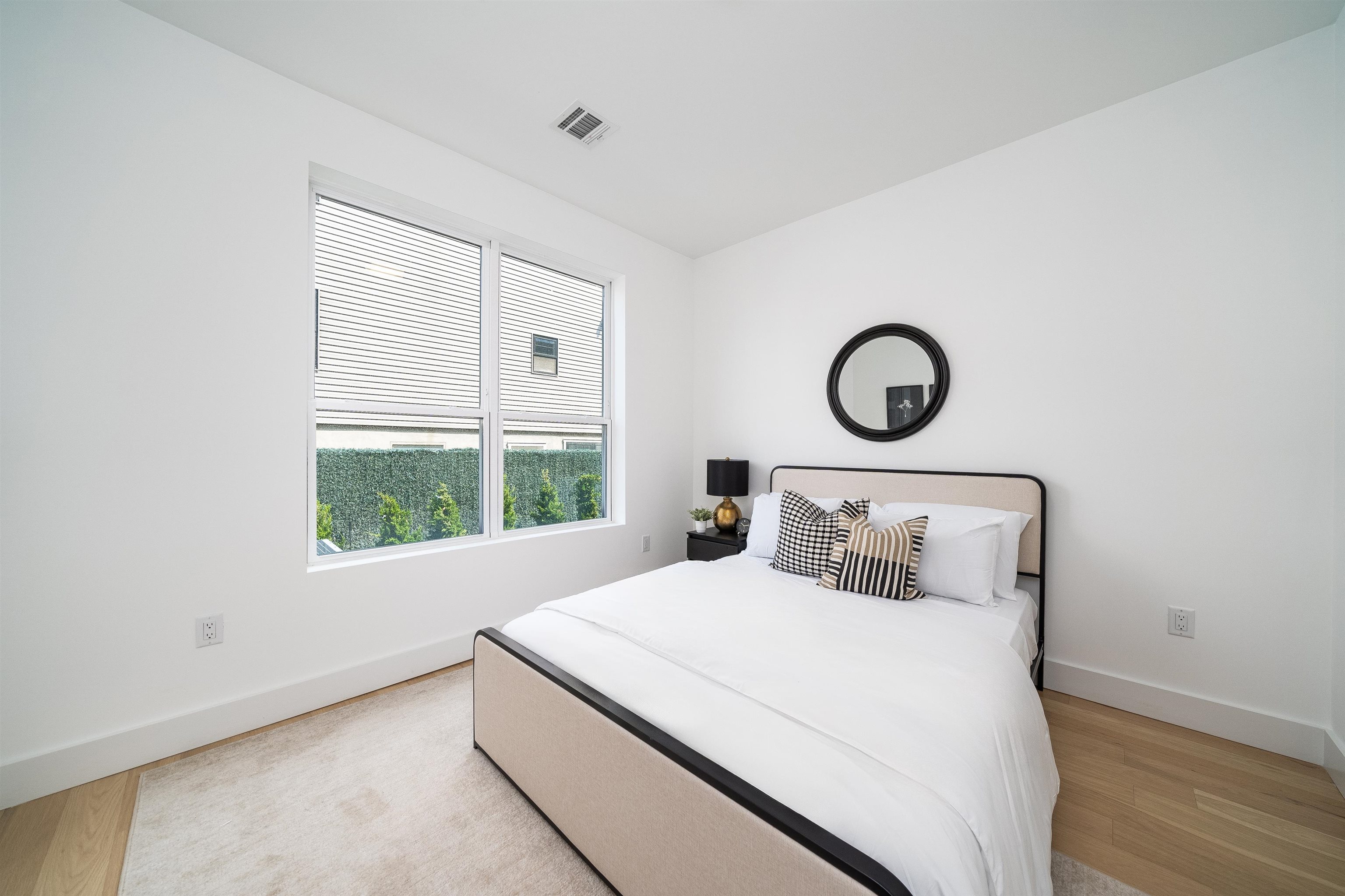 649 38TH ST Unit: 312