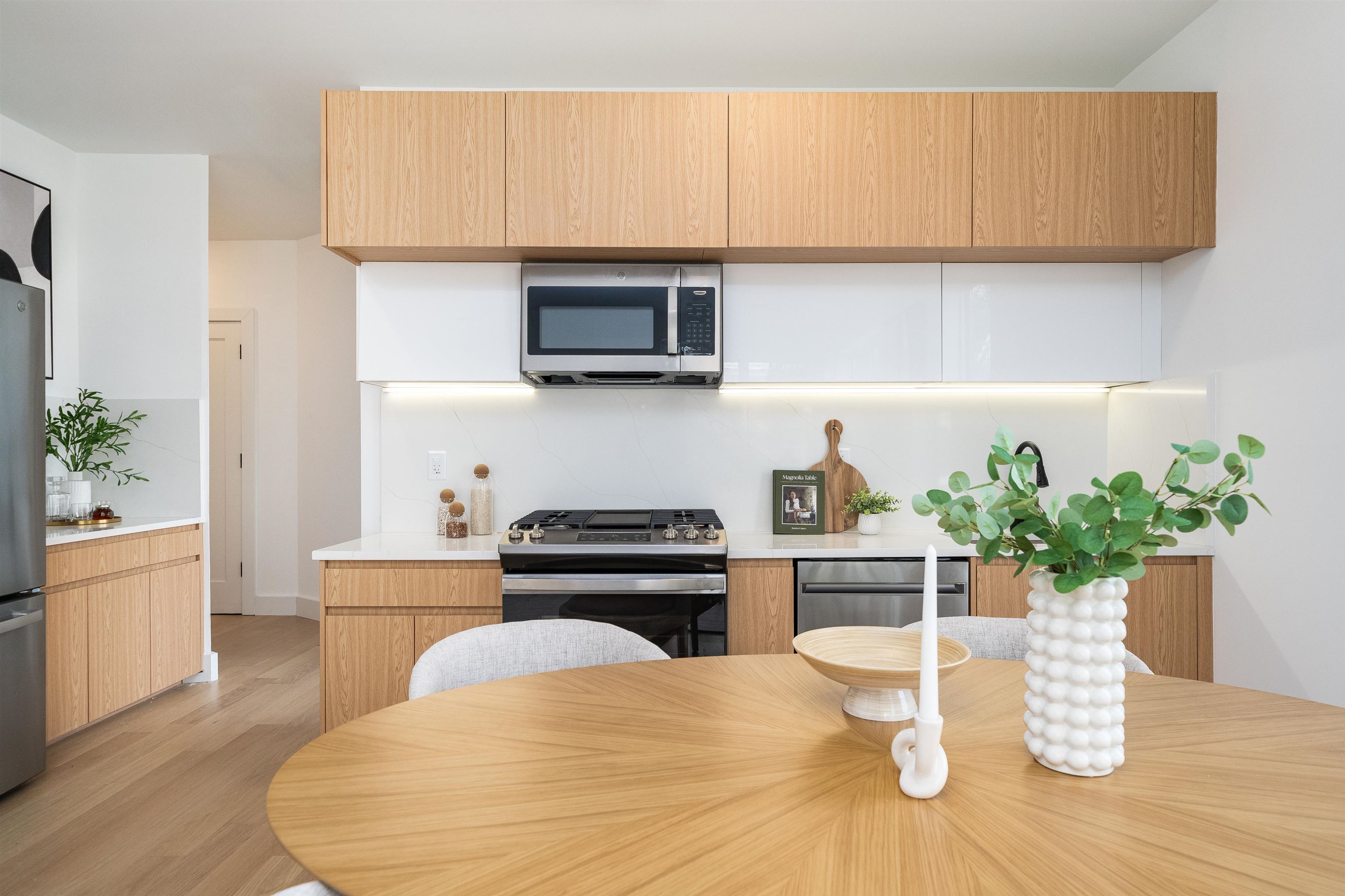 649 38TH ST Unit: 312