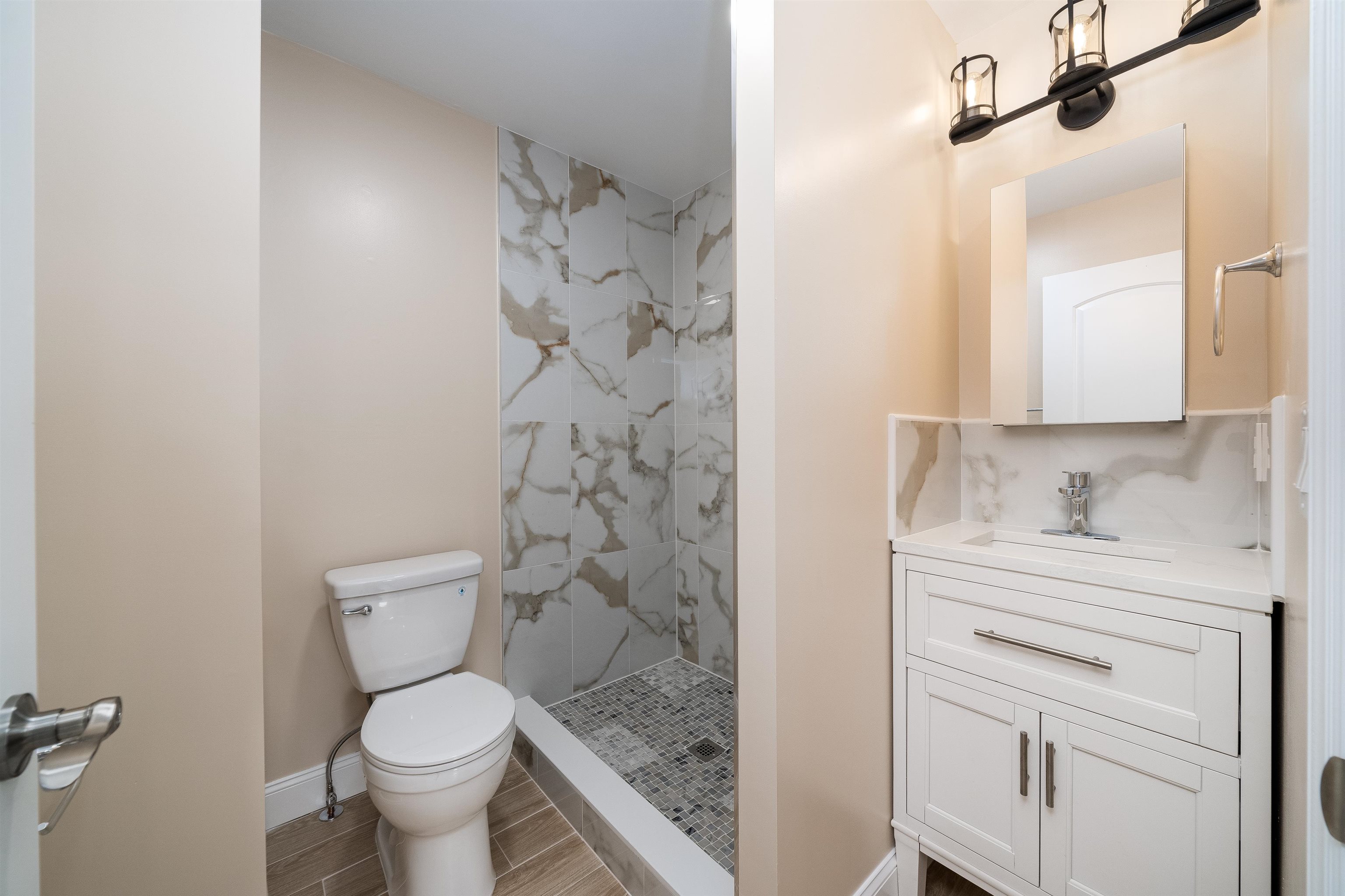 213 MANHATTAN AVE Unit: 2