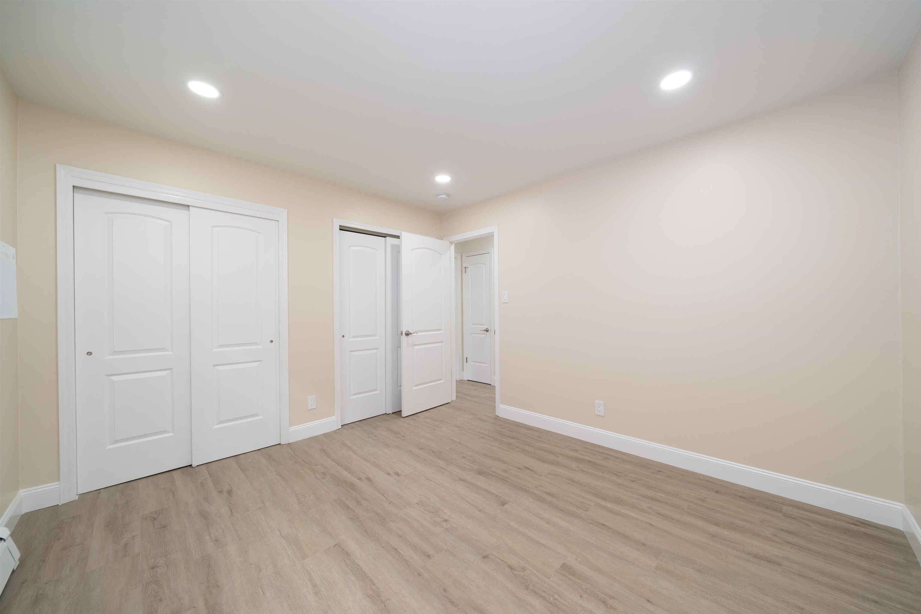 213 MANHATTAN AVE Unit: 2