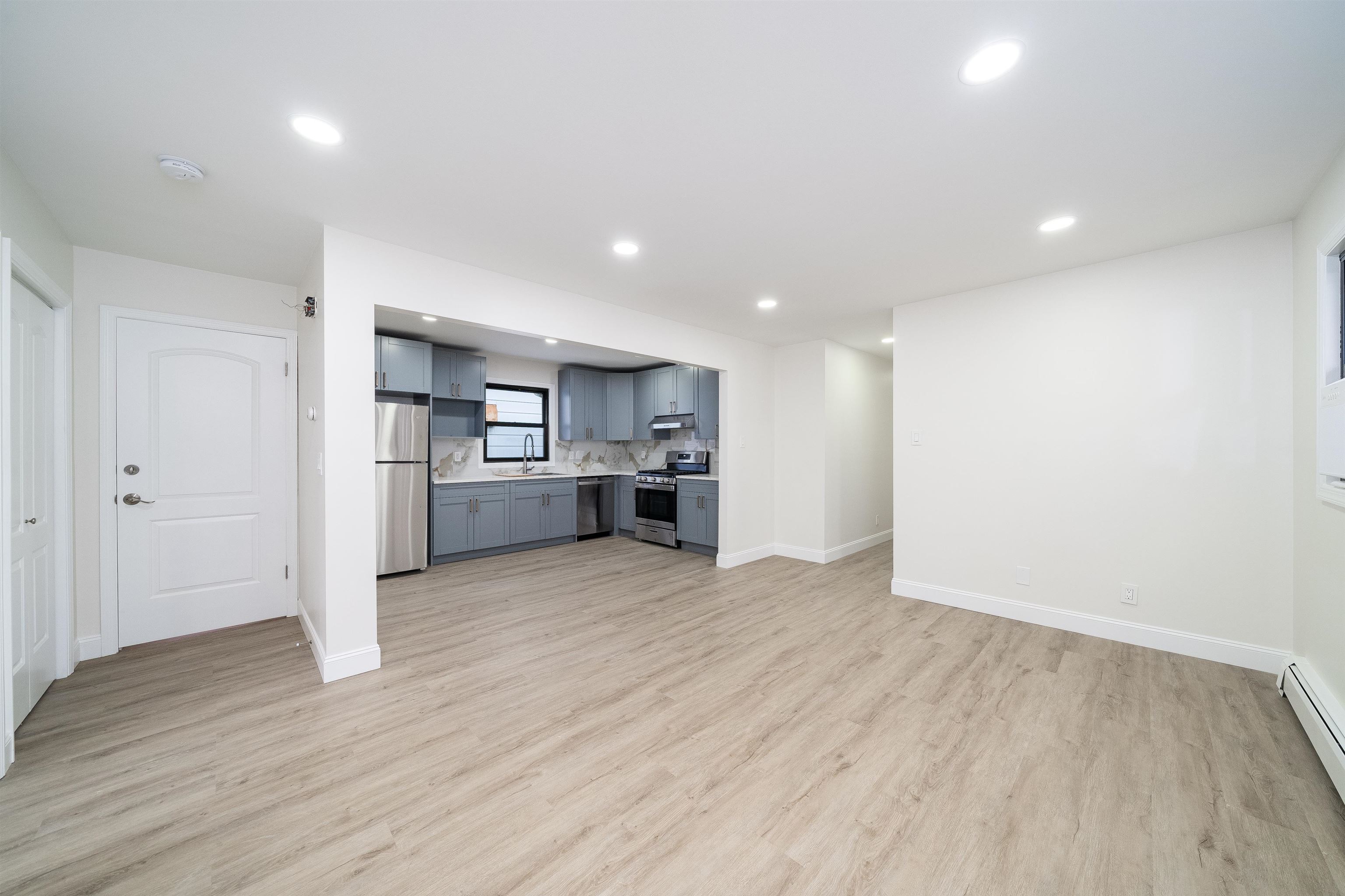 213 MANHATTAN AVE Unit: 2