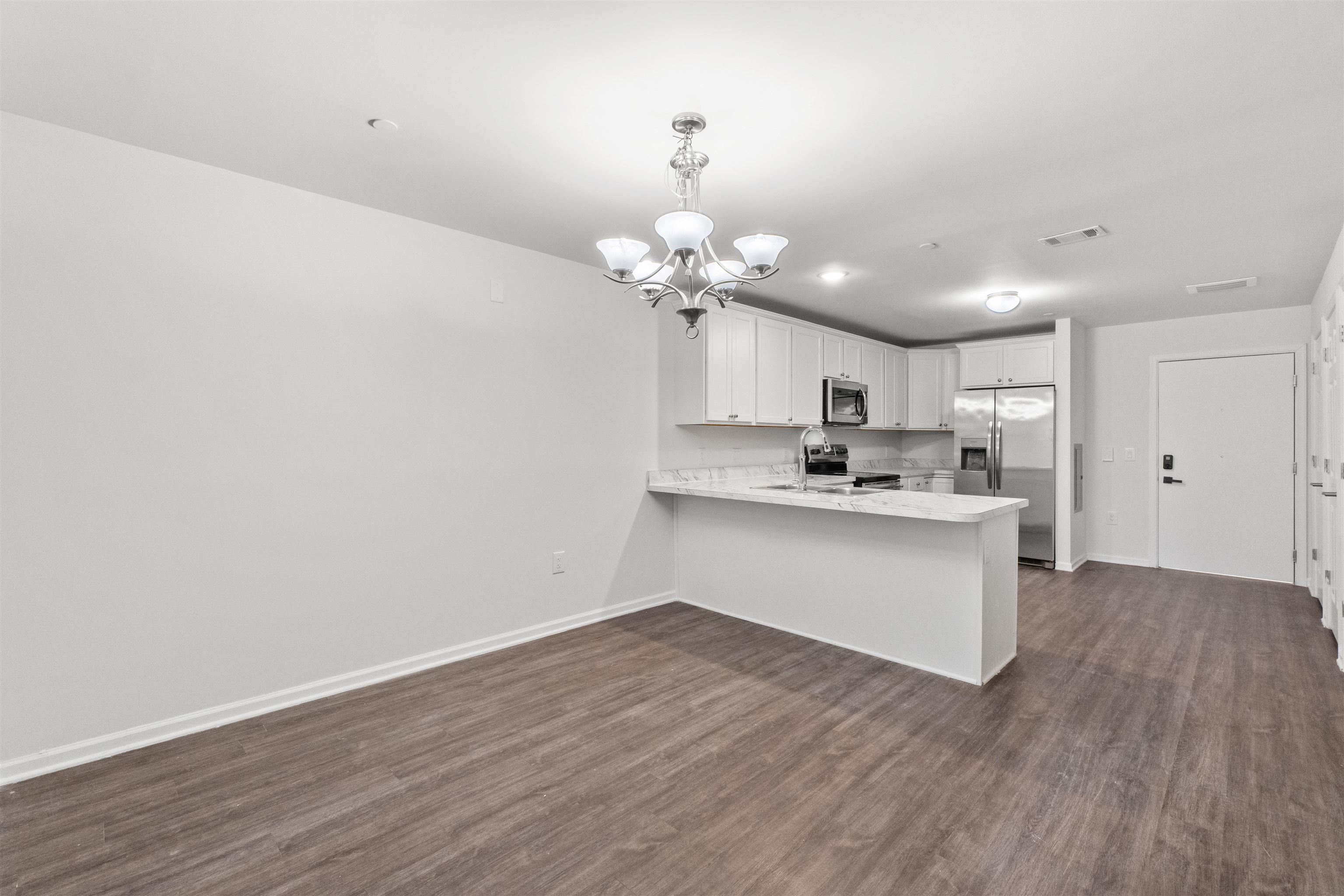 162-170 SOUTH ORANGE AVE Unit: 206