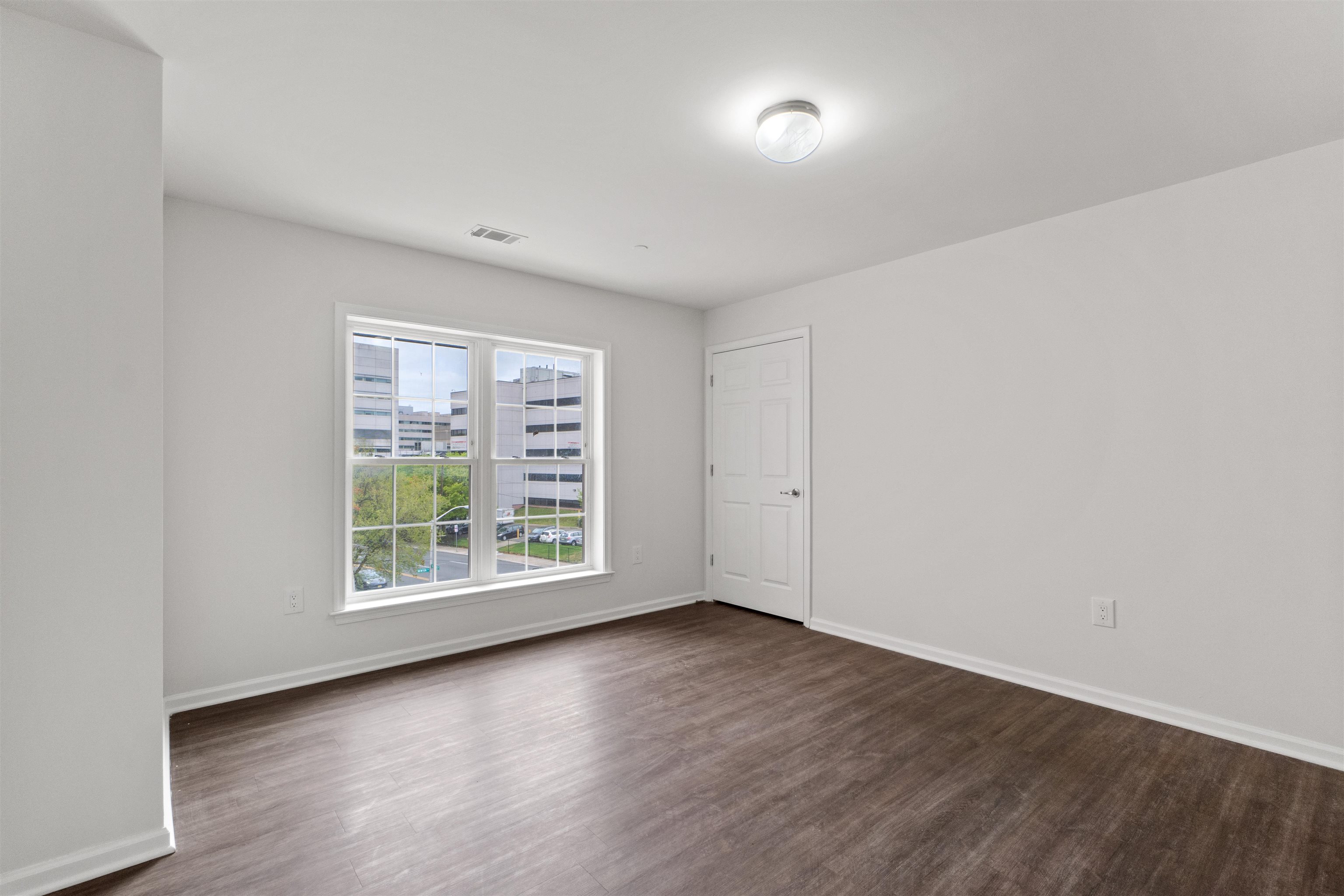 162-170 SOUTH ORANGE AVE Unit: 206