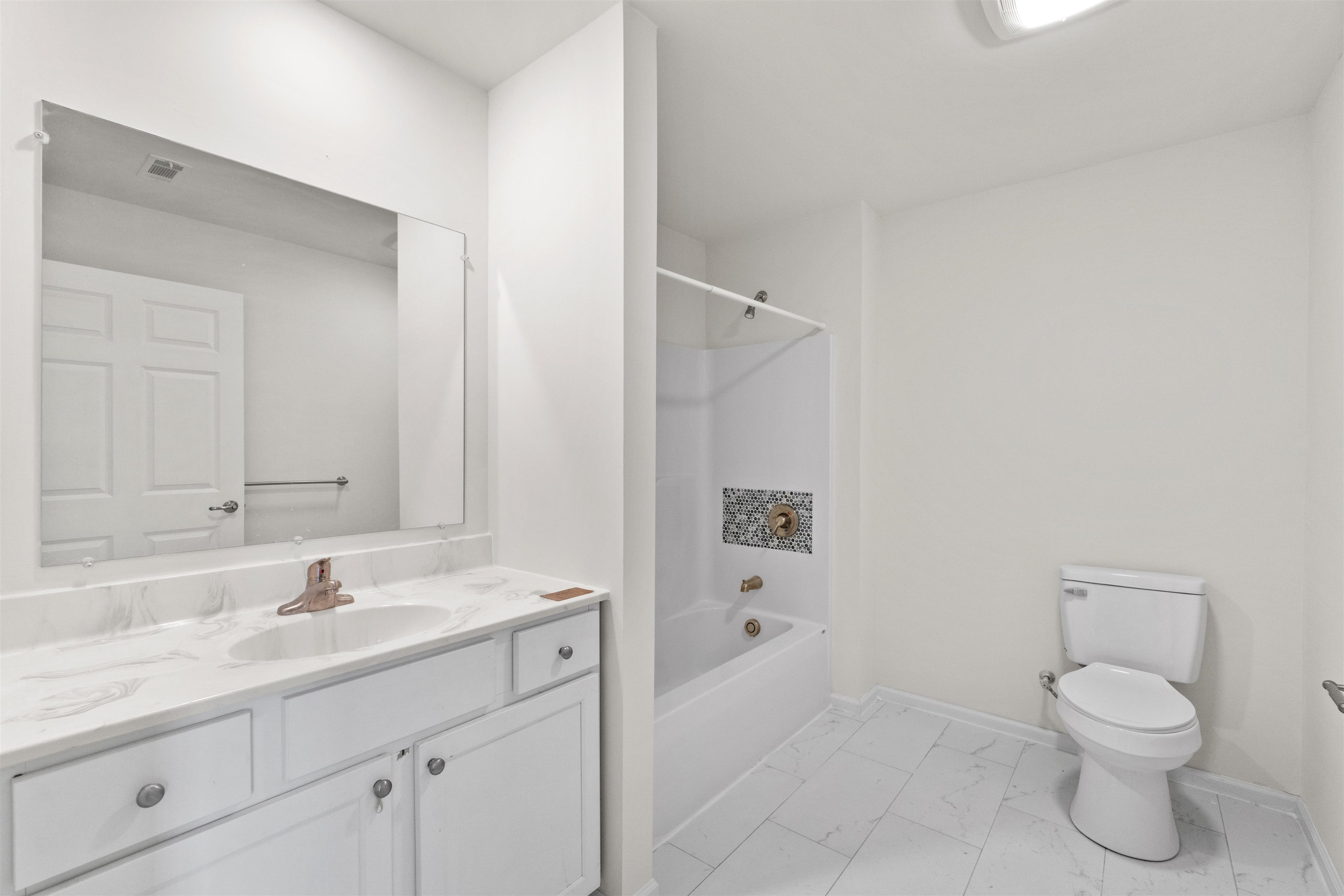 162-170 SOUTH ORANGE AVE Unit: 206