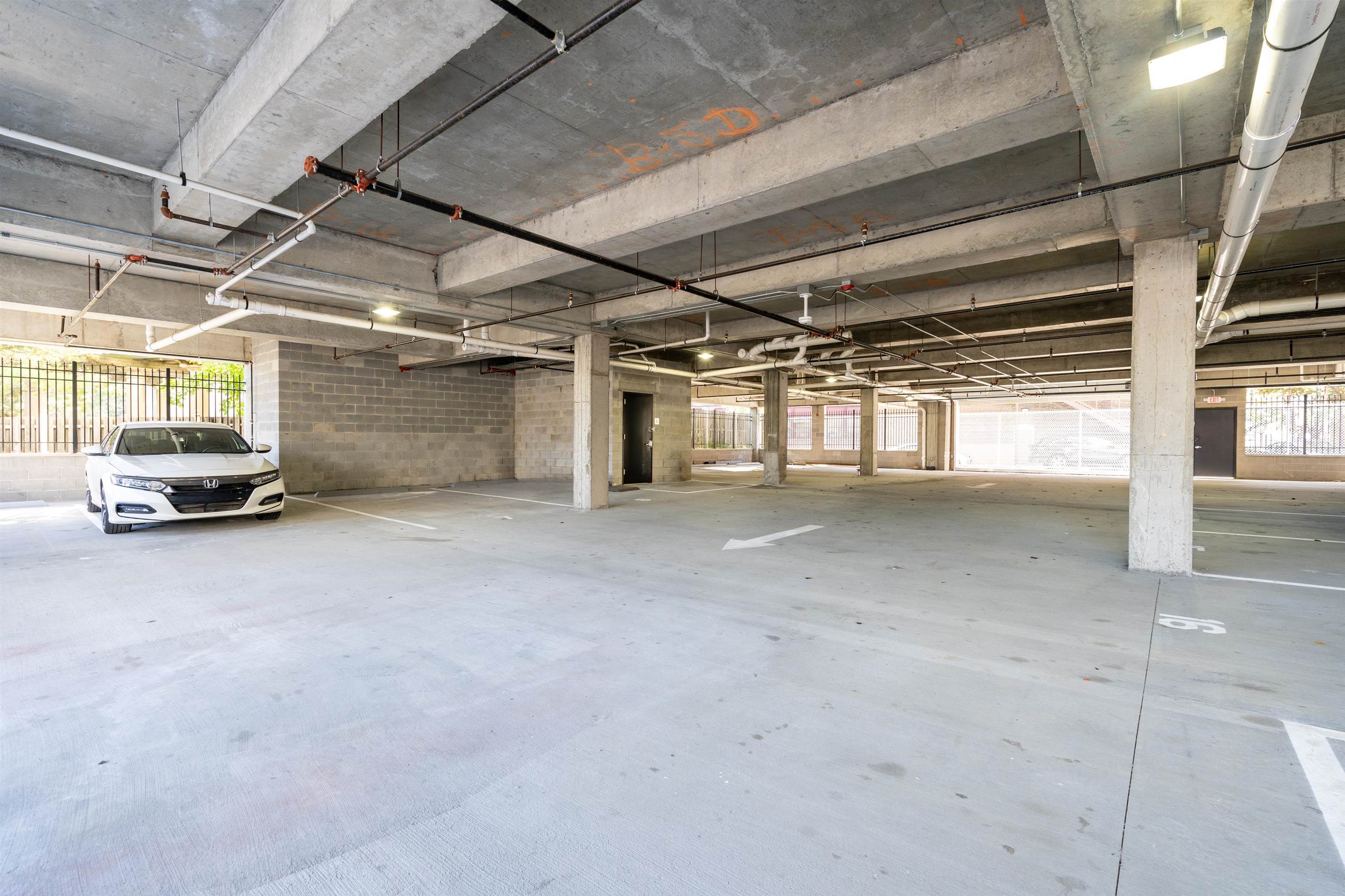 162-170 SOUTH ORANGE AVE Unit: 206