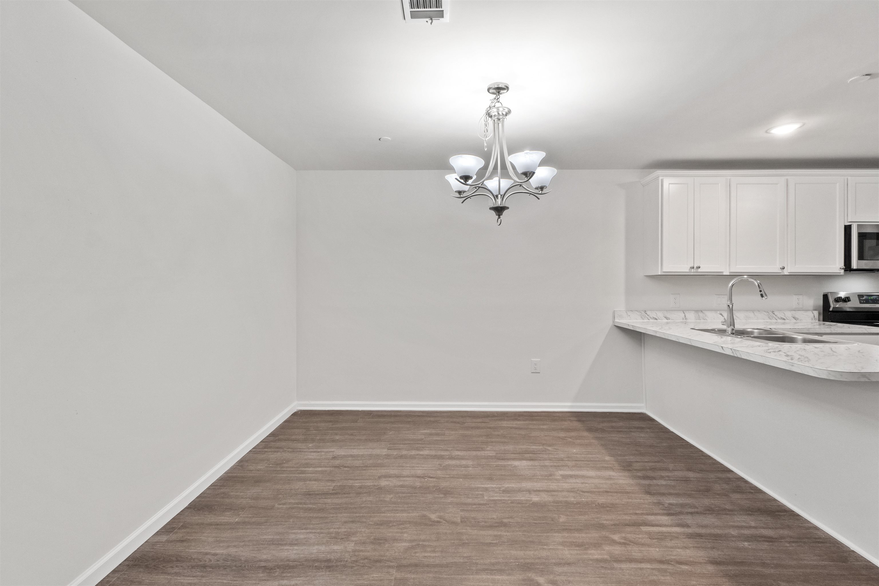 162-170 SOUTH ORANGE AVE Unit: 206