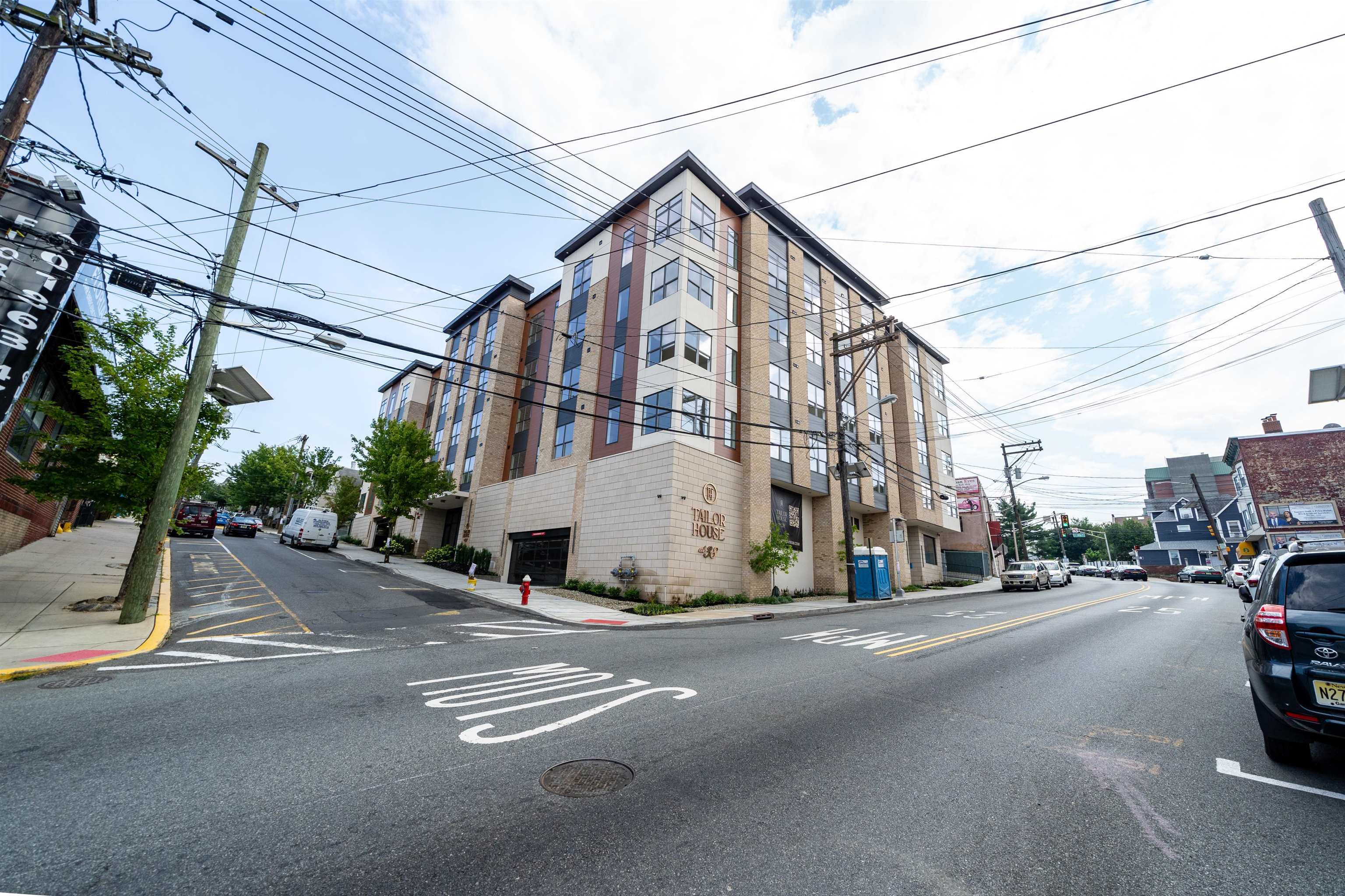 649 38TH ST Unit: 311