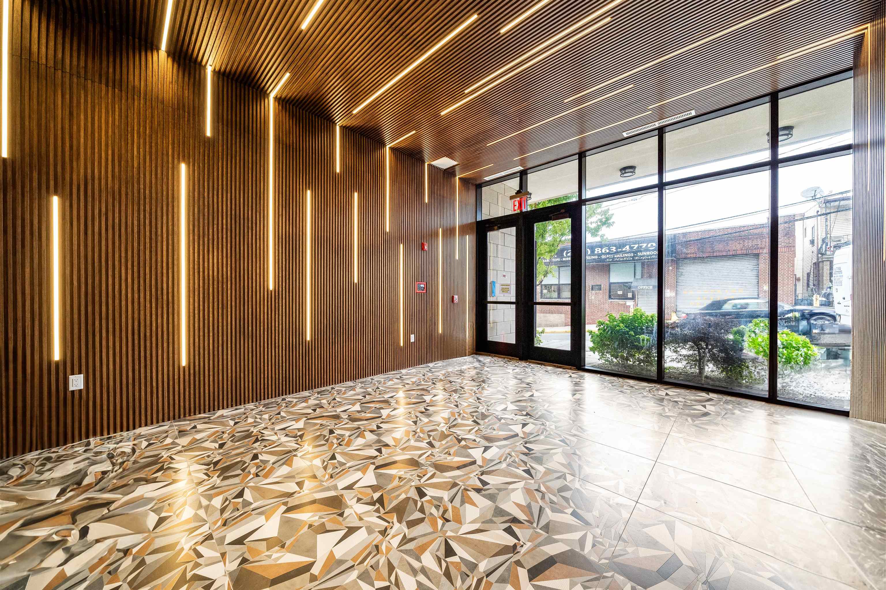 649 38TH ST Unit: 311