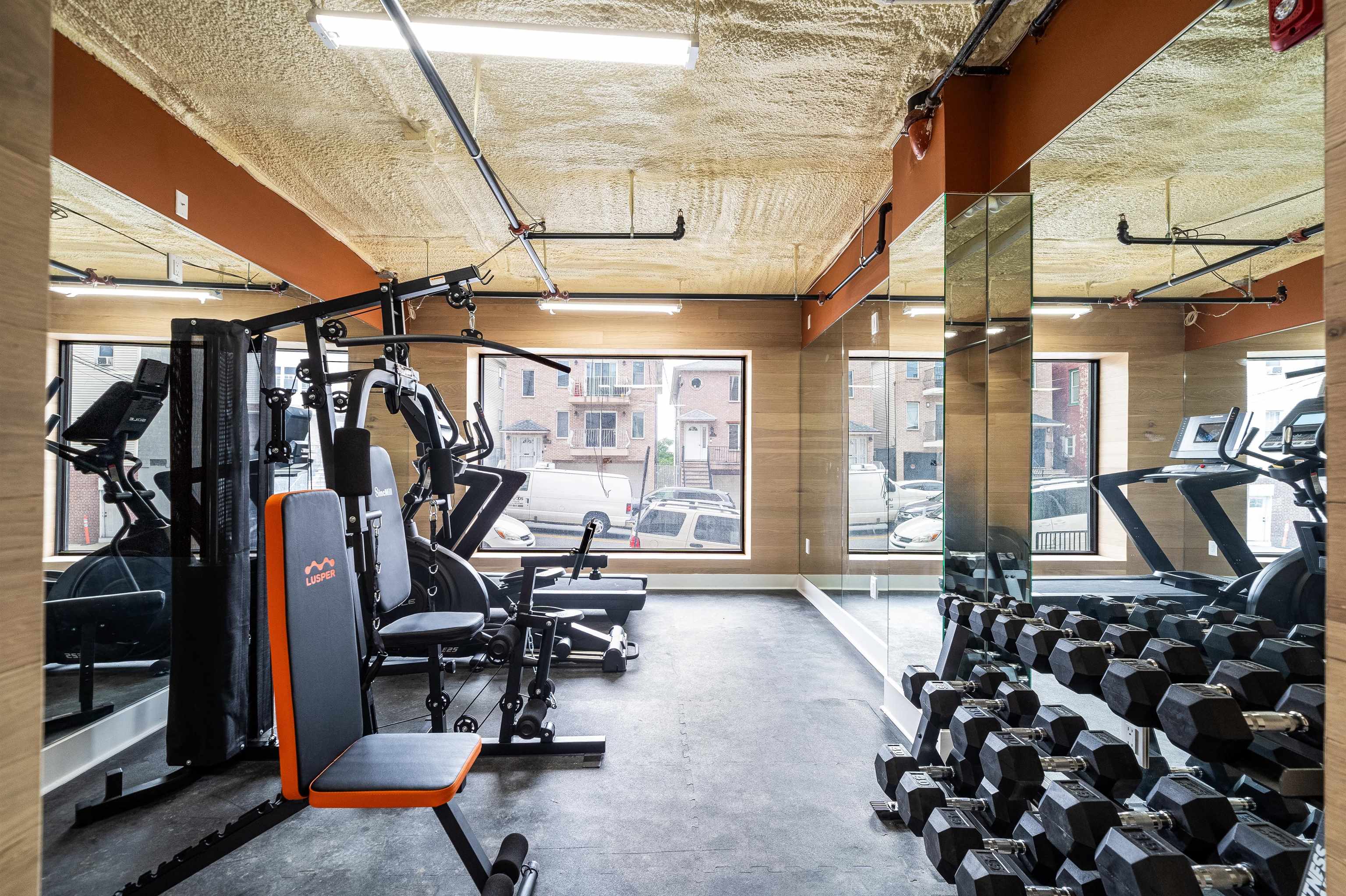 649 38TH ST Unit: 311