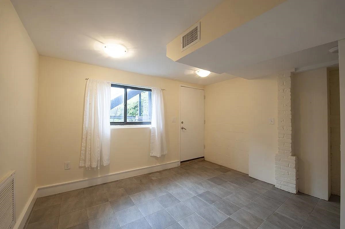 414 OGDEN AVE Unit: 1