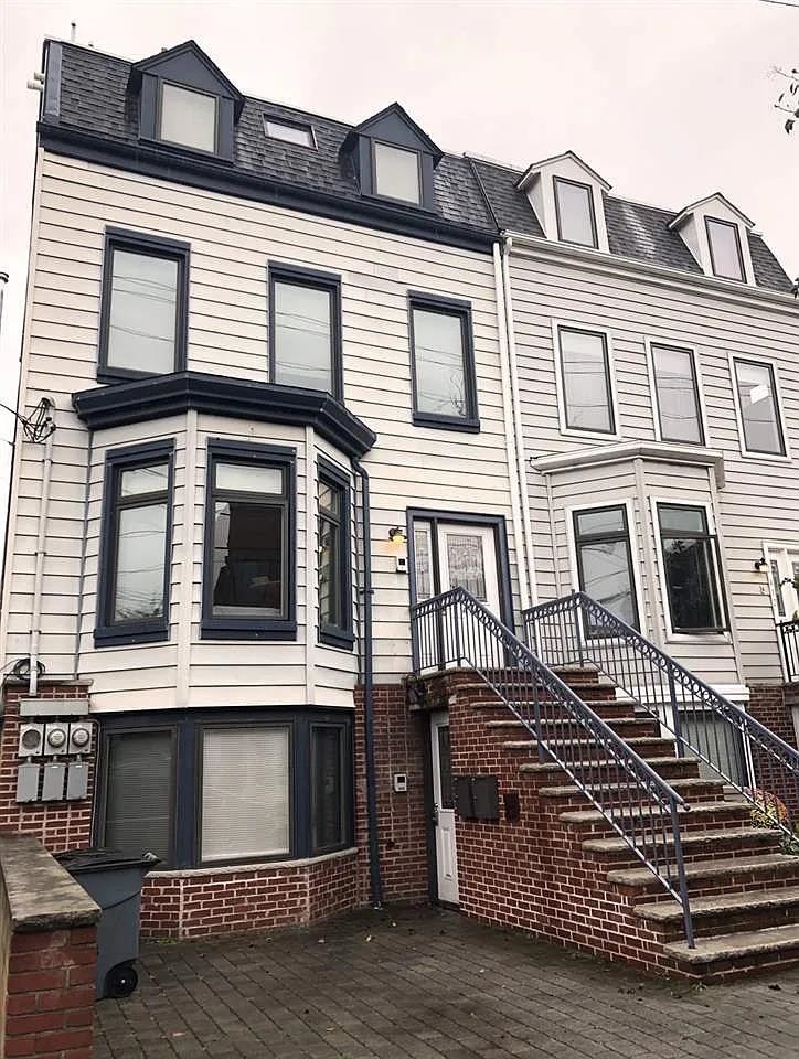 414 OGDEN AVE Unit: 1