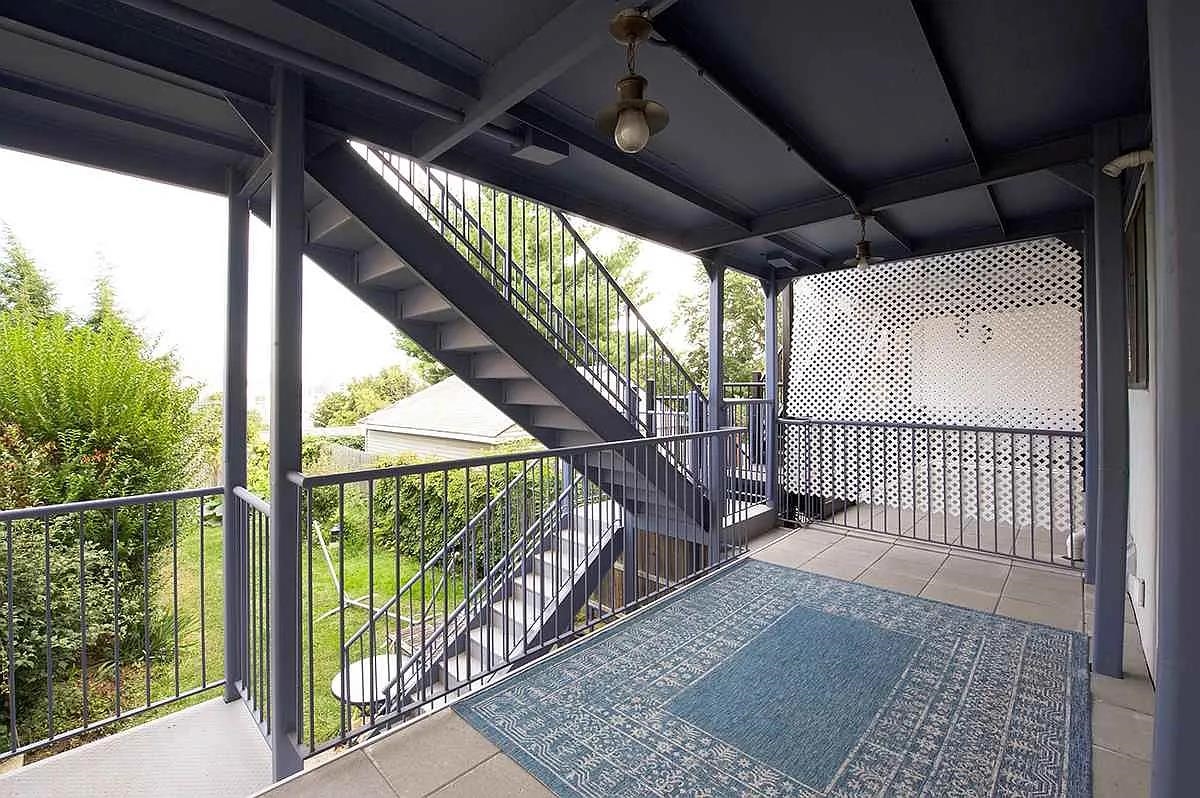 414 OGDEN AVE Unit: 1