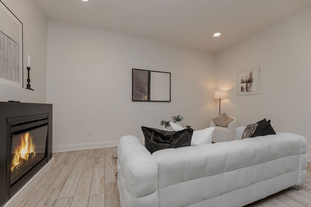 20 WEST 19TH ST Unit: 4A