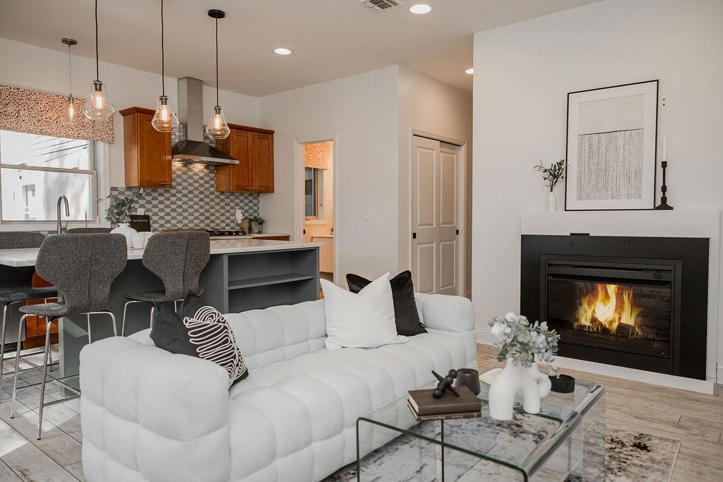 20 WEST 19TH ST Unit: 4A