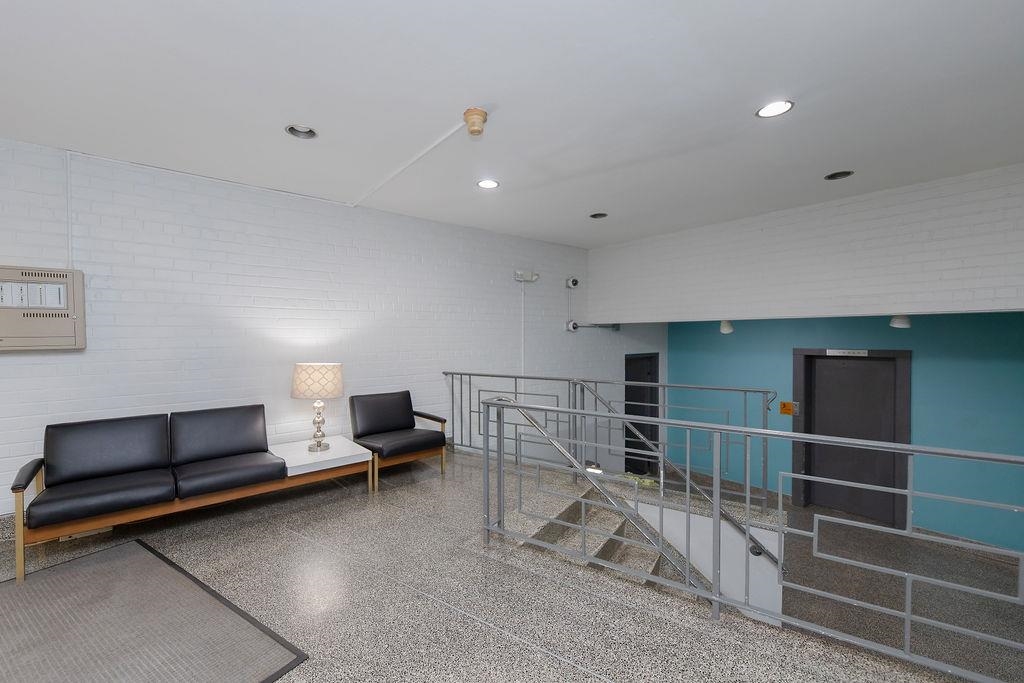 70 WEST 32ND ST Unit: 3E