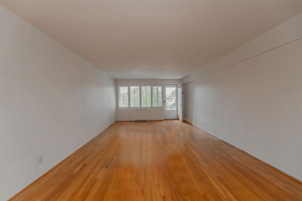 70 WEST 32ND ST Unit: 3E