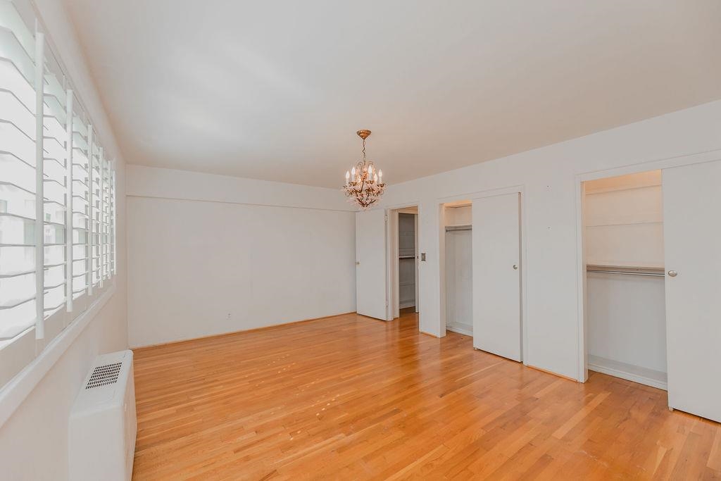 70 WEST 32ND ST Unit: 3E