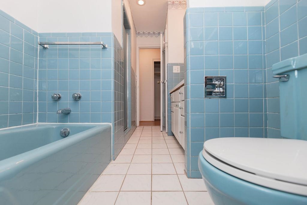 70 WEST 32ND ST Unit: 3E