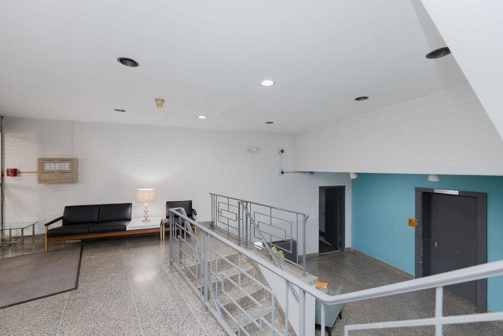 70 WEST 32ND ST Unit: 3E