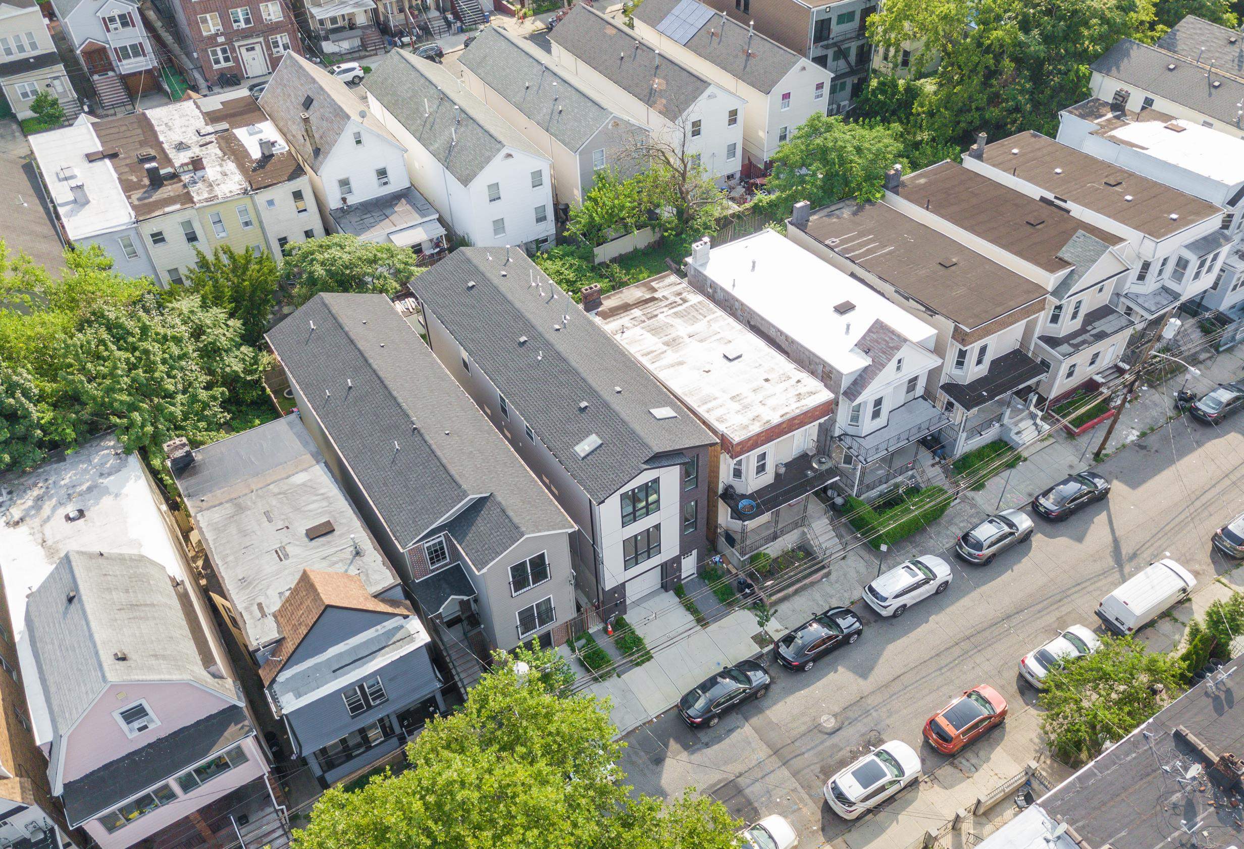 111 WILKINSON AVE Unit: 1