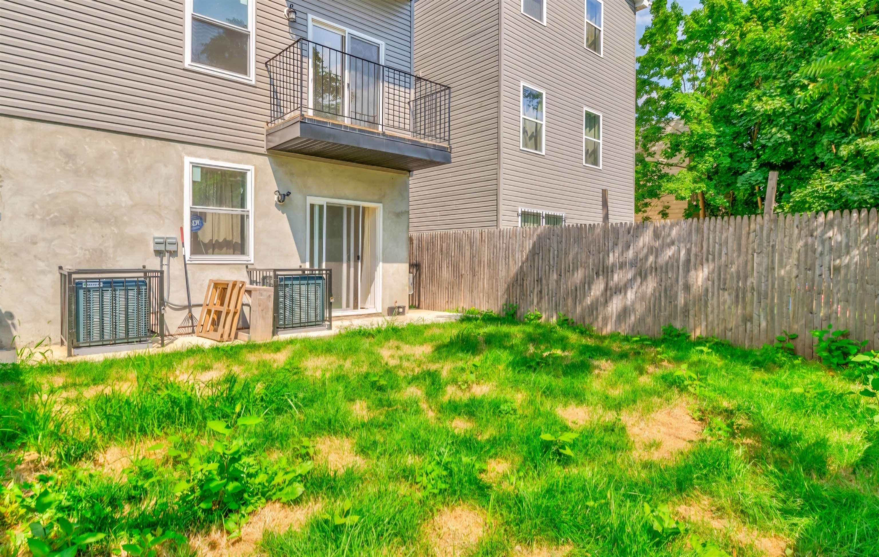 111 WILKINSON AVE Unit: 1