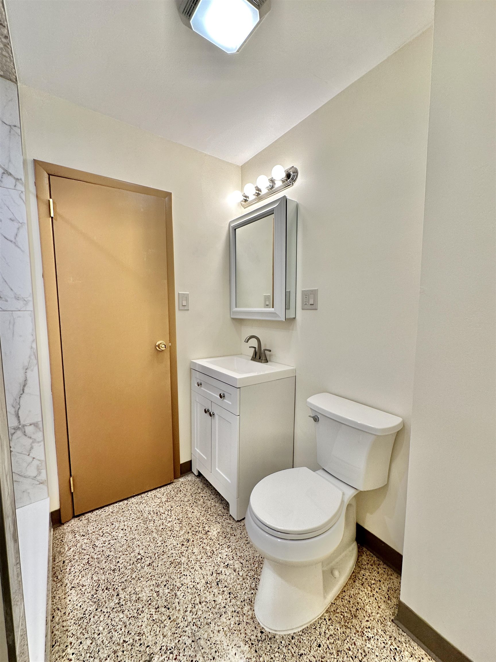 902 WASHINGTON ST Unit: G