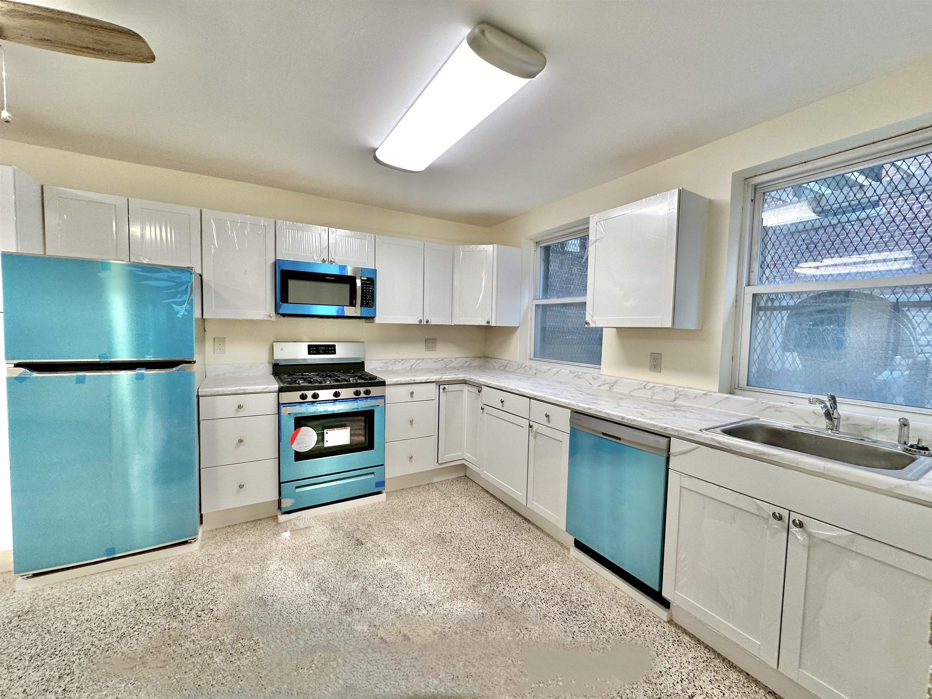 902 WASHINGTON ST Unit: G