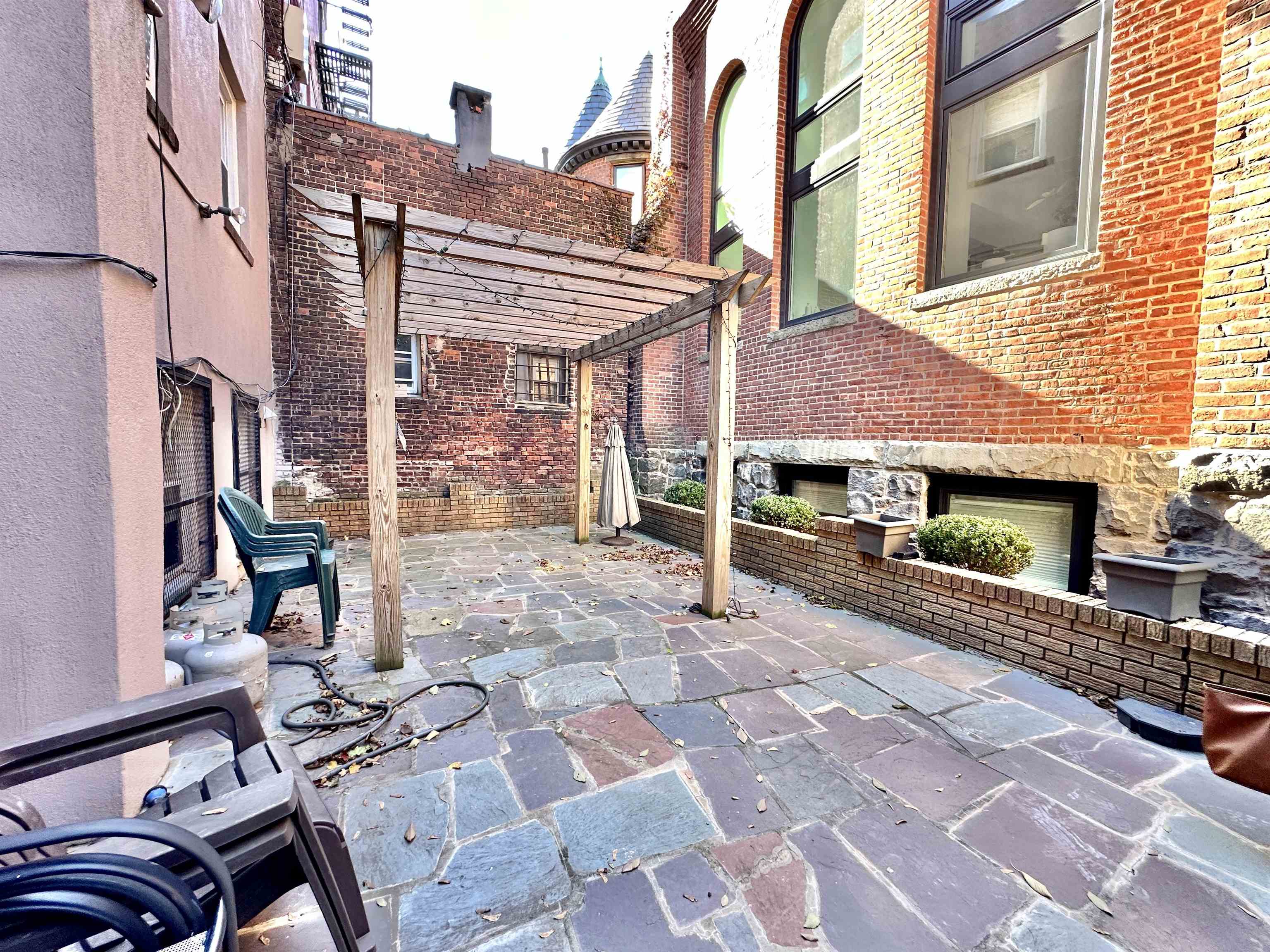 902 WASHINGTON ST Unit: G